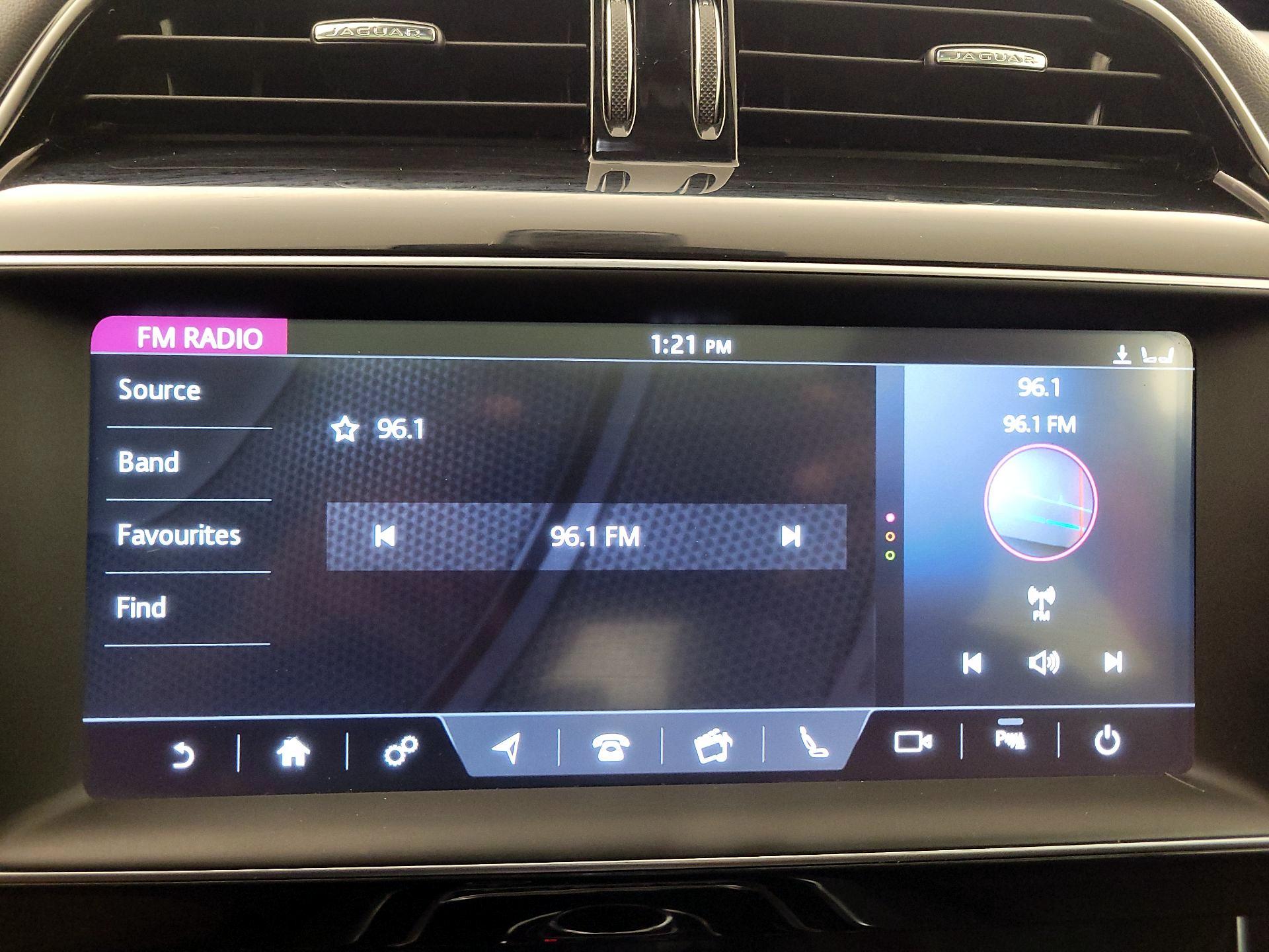 Thumbnail: 2019 Jaguar XE - 16