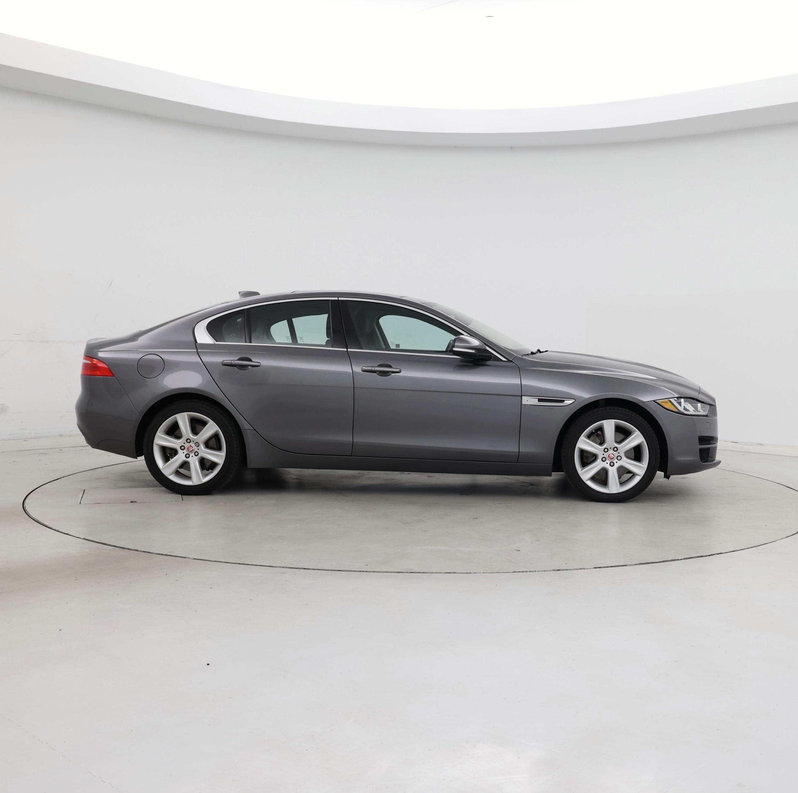 Thumbnail: 2019 Jaguar XE - 7