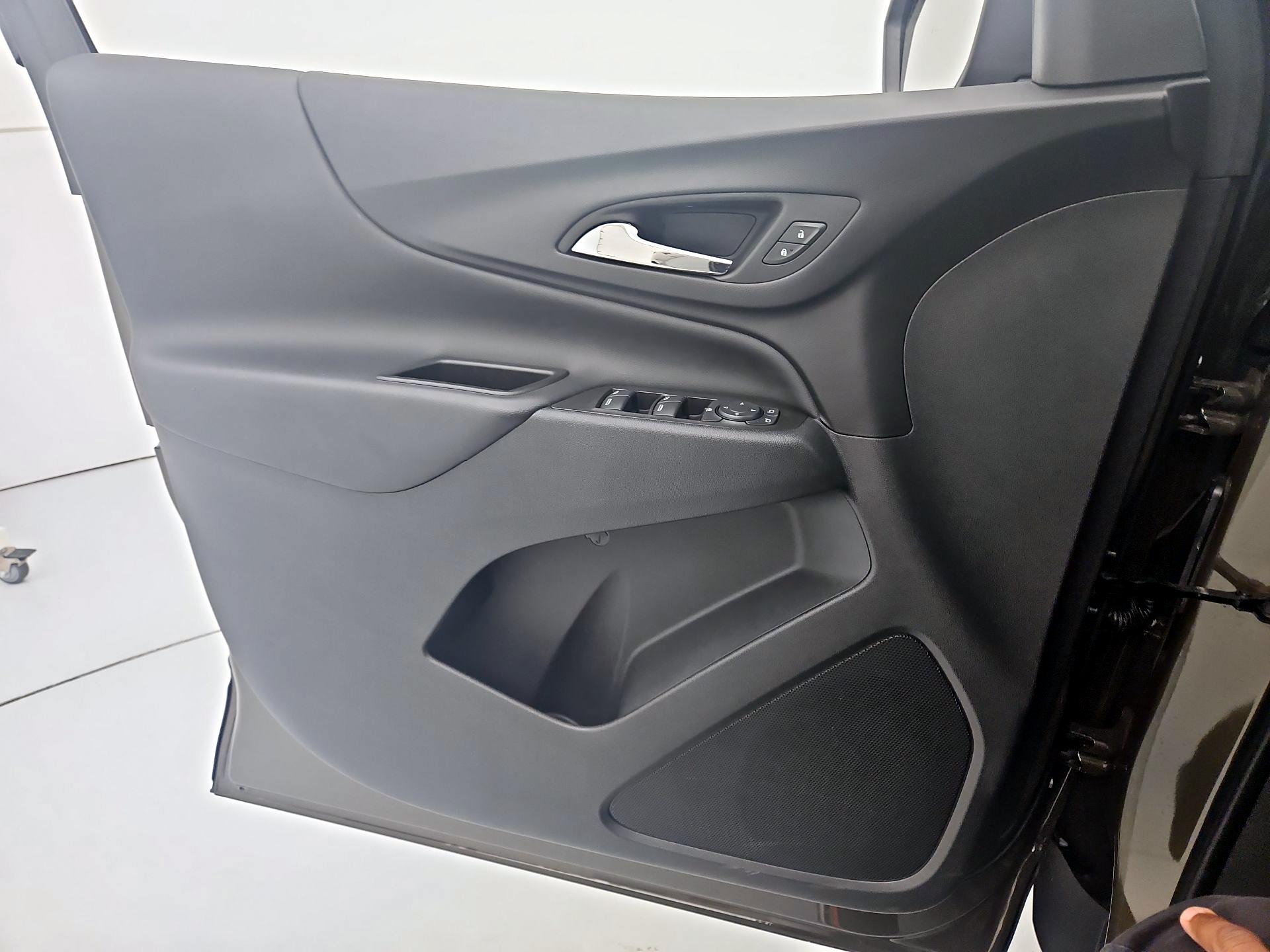 Thumbnail: 2023 Chevrolet Equinox - 12