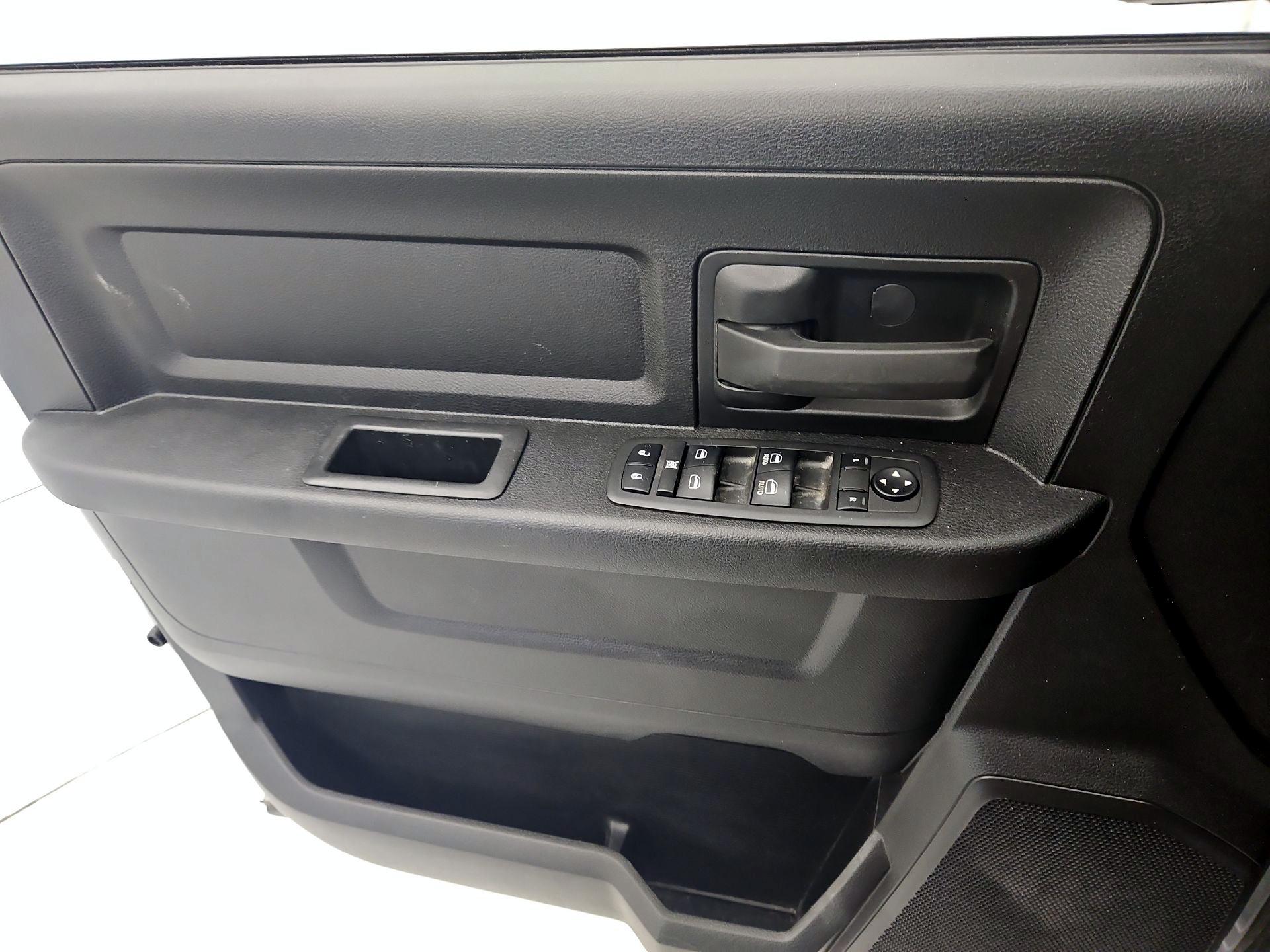 Thumbnail: 2022 RAM 1500 Classic - 12