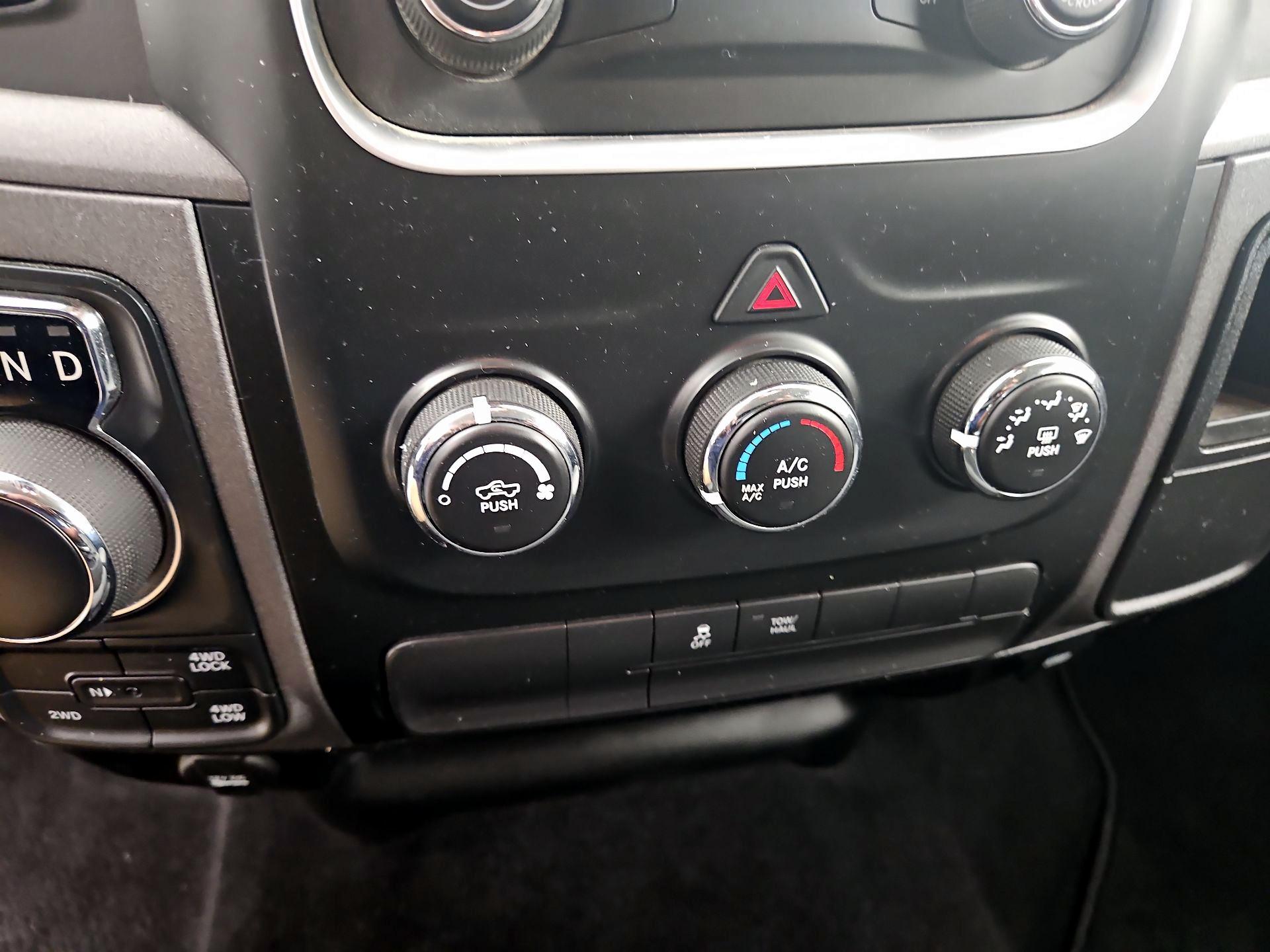 Thumbnail: 2022 RAM 1500 Classic - 16