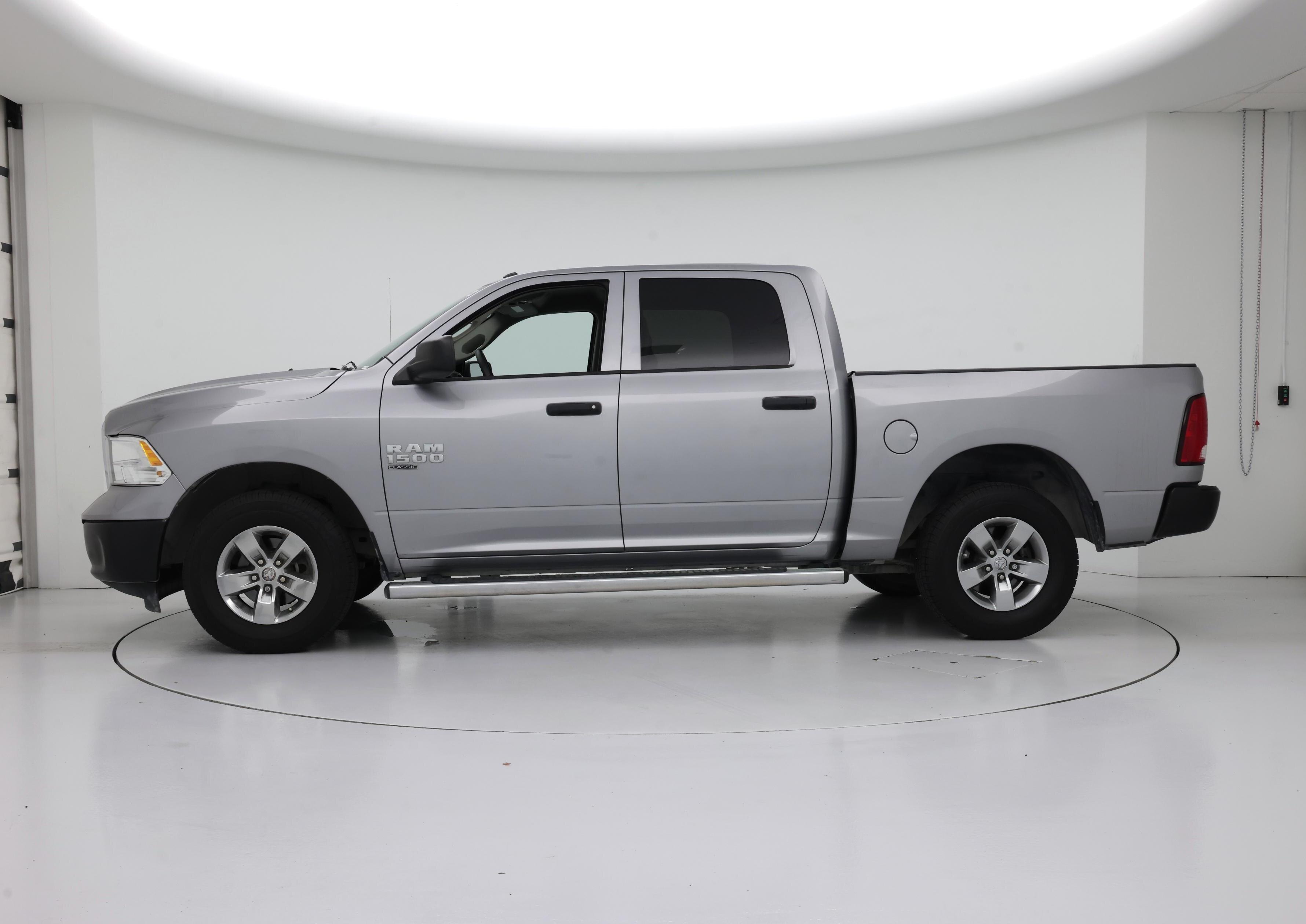 Thumbnail: 2022 RAM 1500 Classic - 3