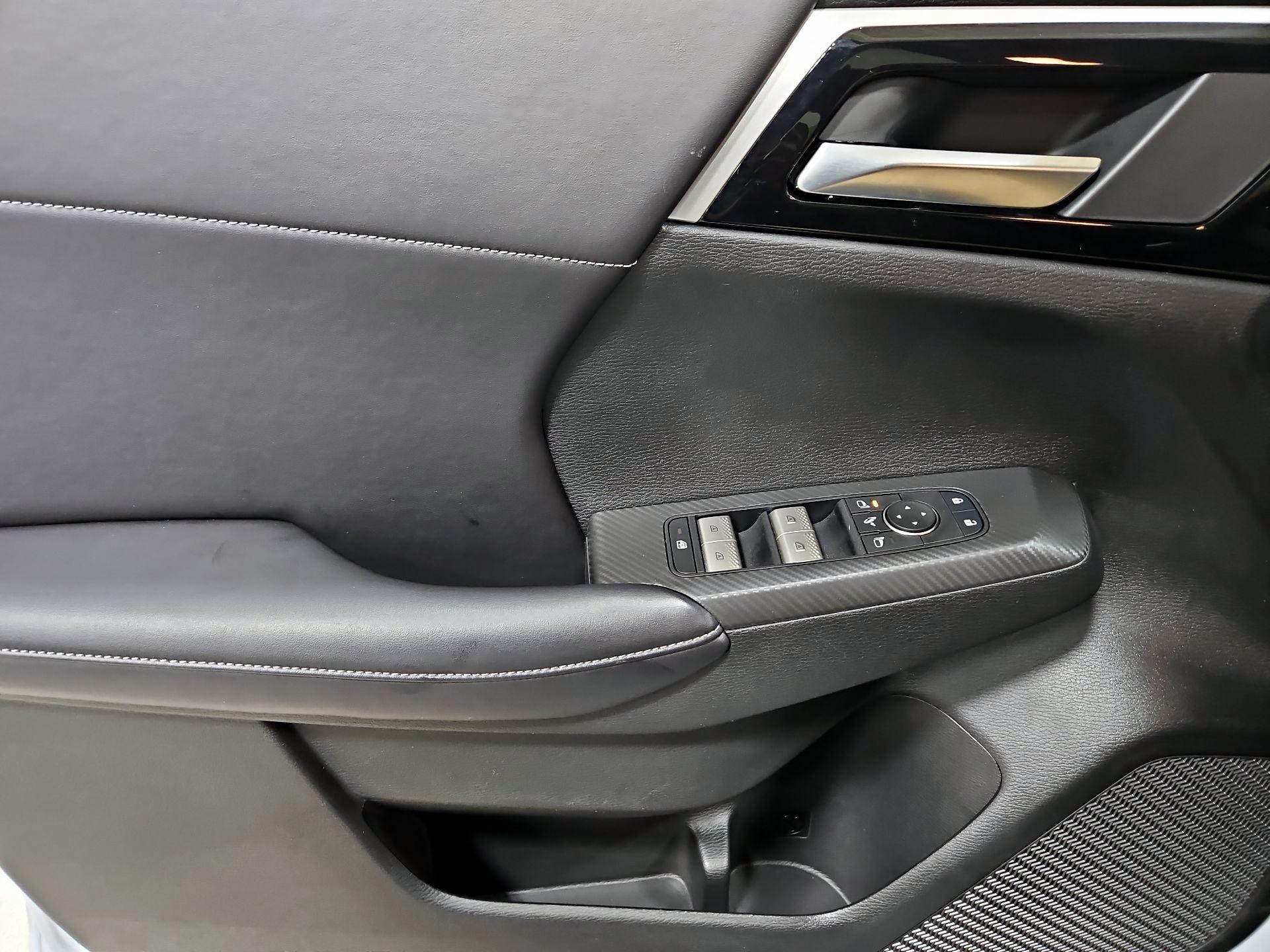 Thumbnail: 2024 Mitsubishi Outlander - 12