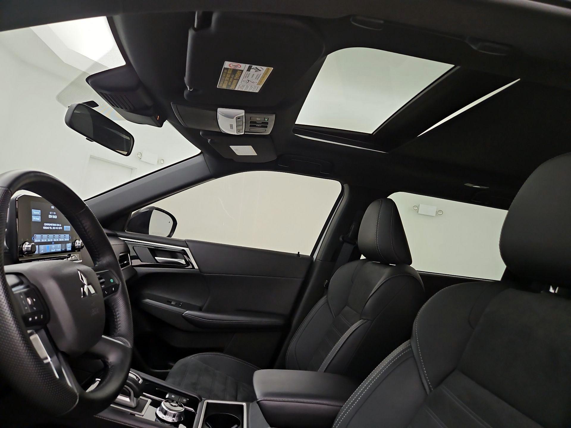 Thumbnail: 2024 Mitsubishi Outlander - 20