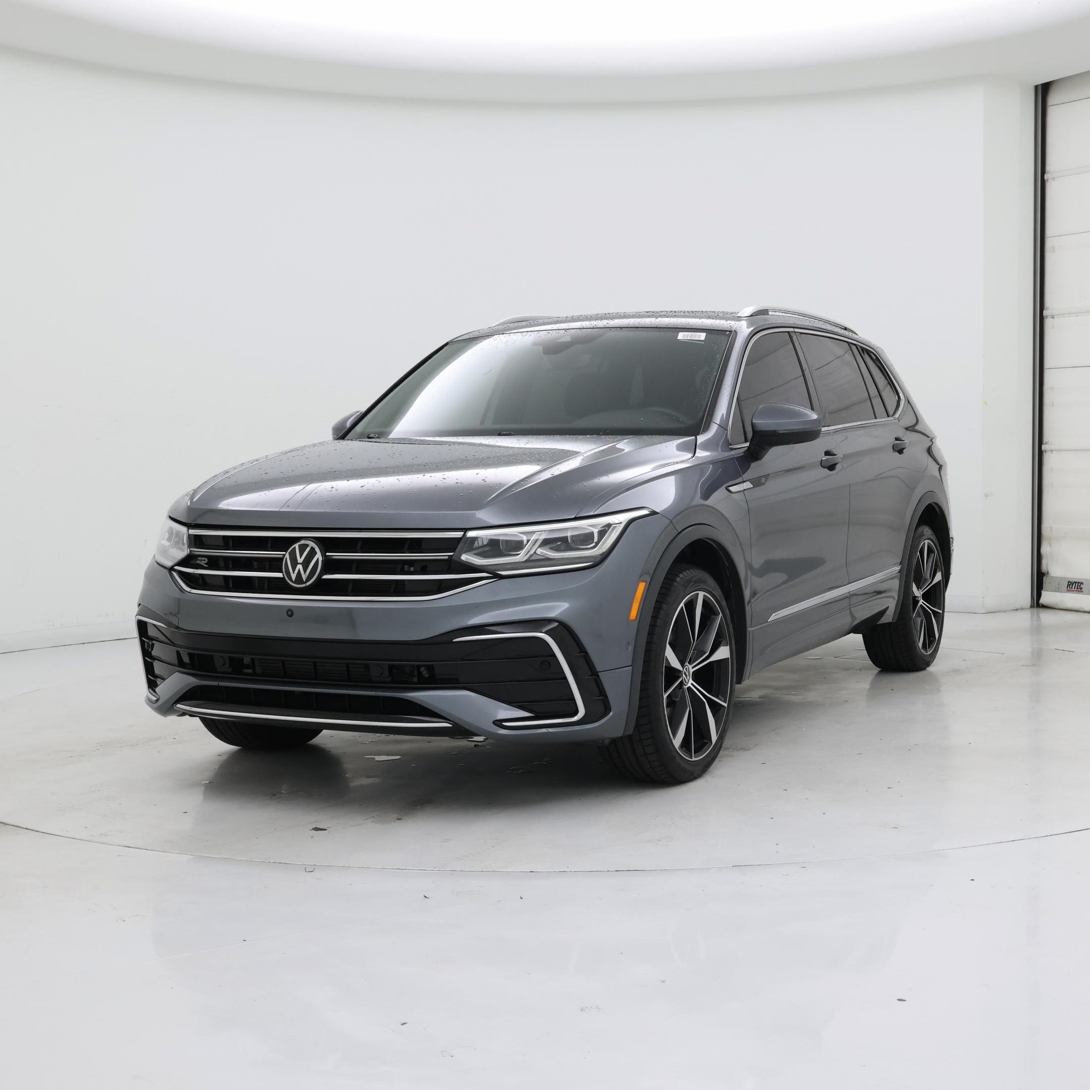 Thumbnail: 2022 Volkswagen Tiguan - 4