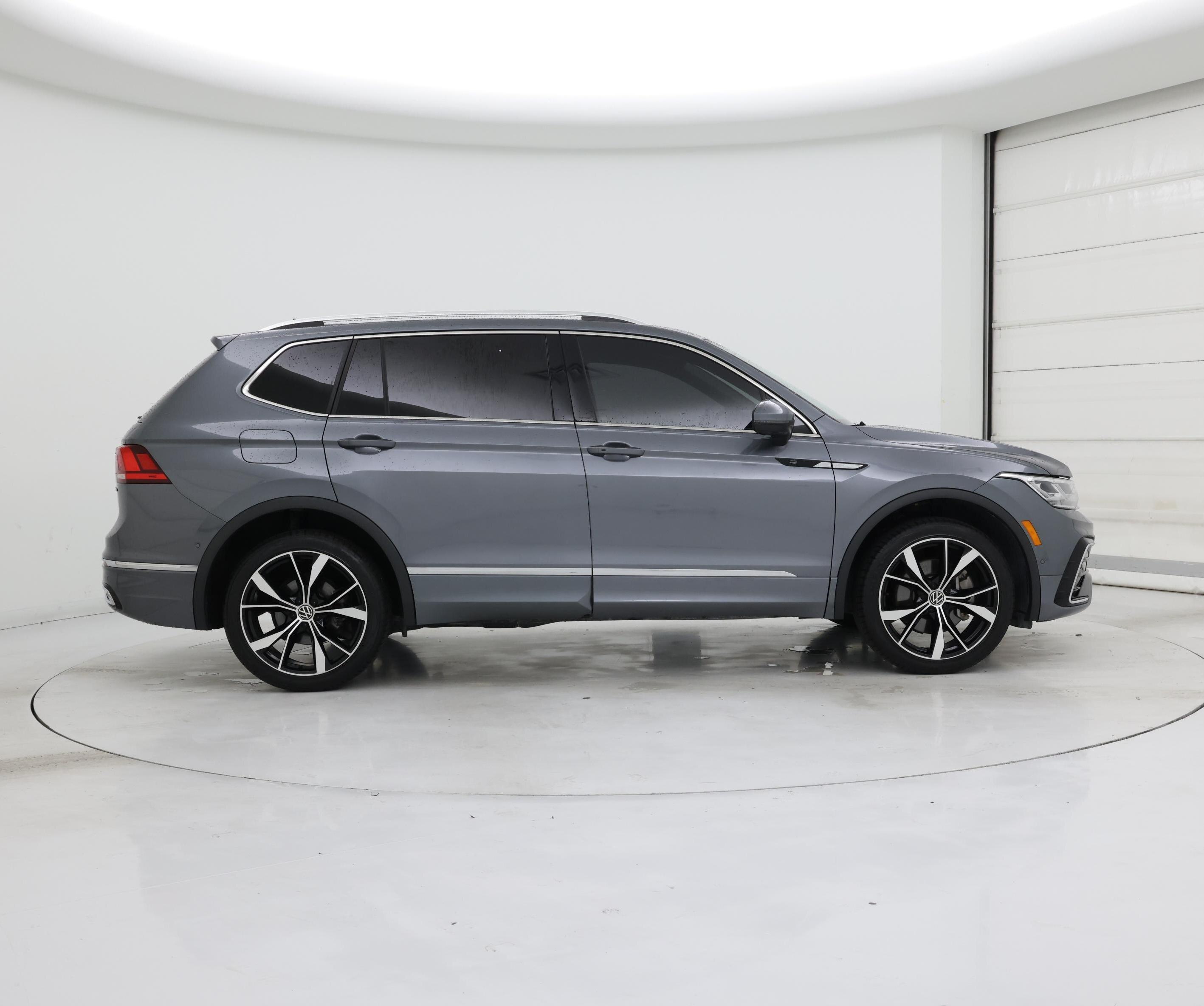 Thumbnail: 2022 Volkswagen Tiguan - 7