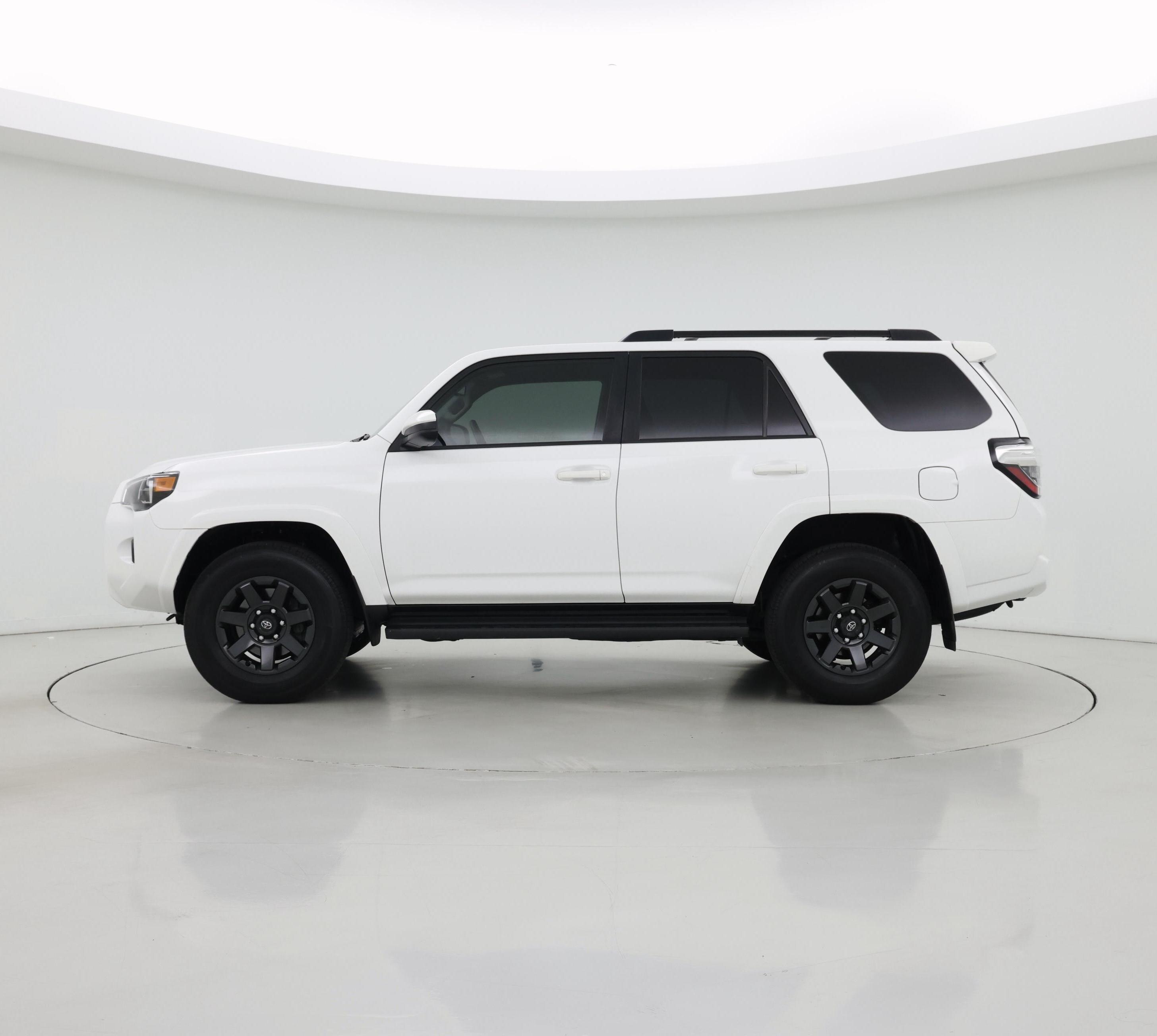 Thumbnail: 2022 Toyota 4Runner - 3
