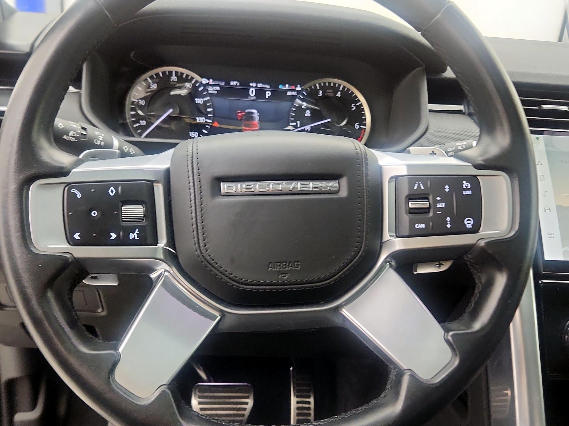 Thumbnail: 2023 Land Rover Discovery - 10
