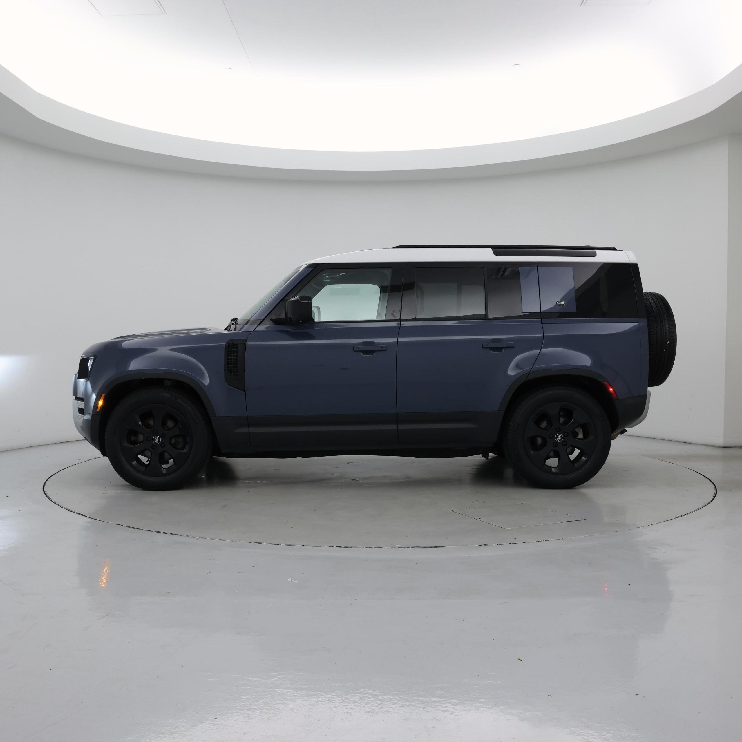 Thumbnail: 2023 Land Rover Defender - 3