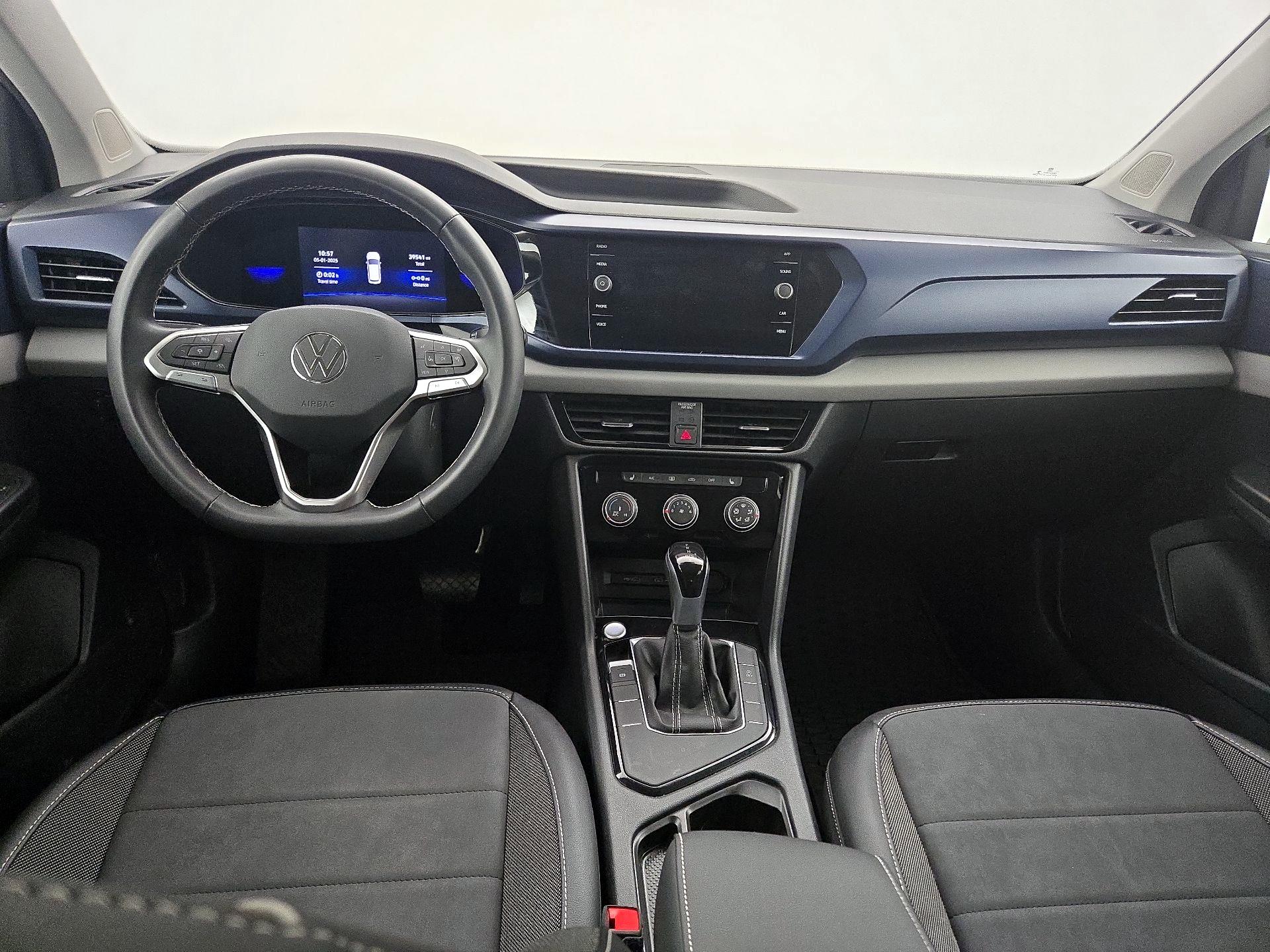 Thumbnail: 2023 Volkswagen Taos - 9