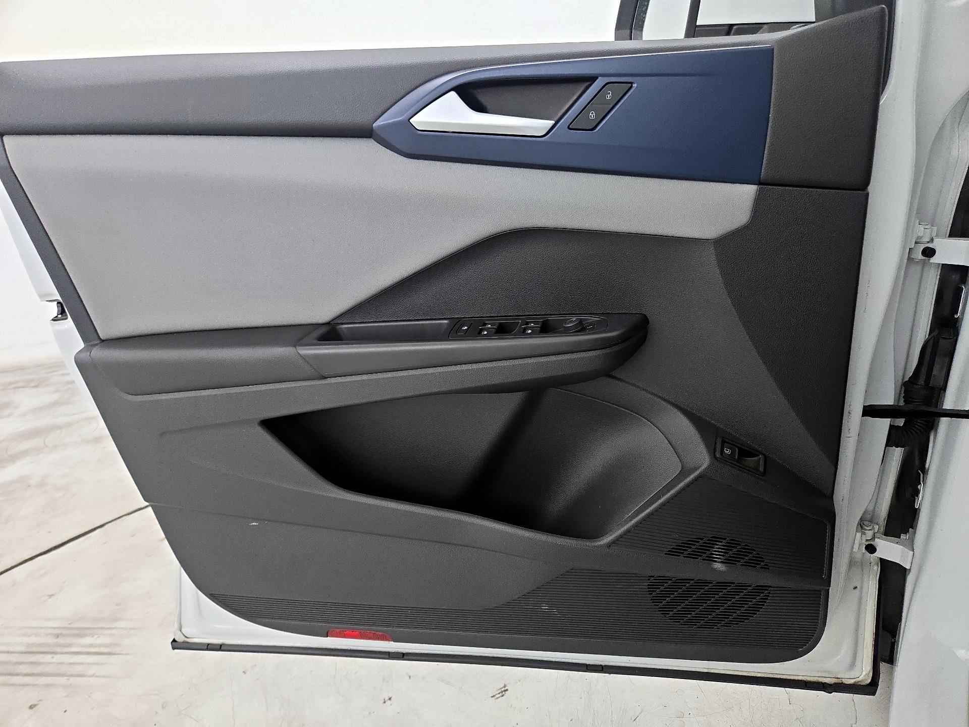 Thumbnail: 2023 Volkswagen Taos - 12
