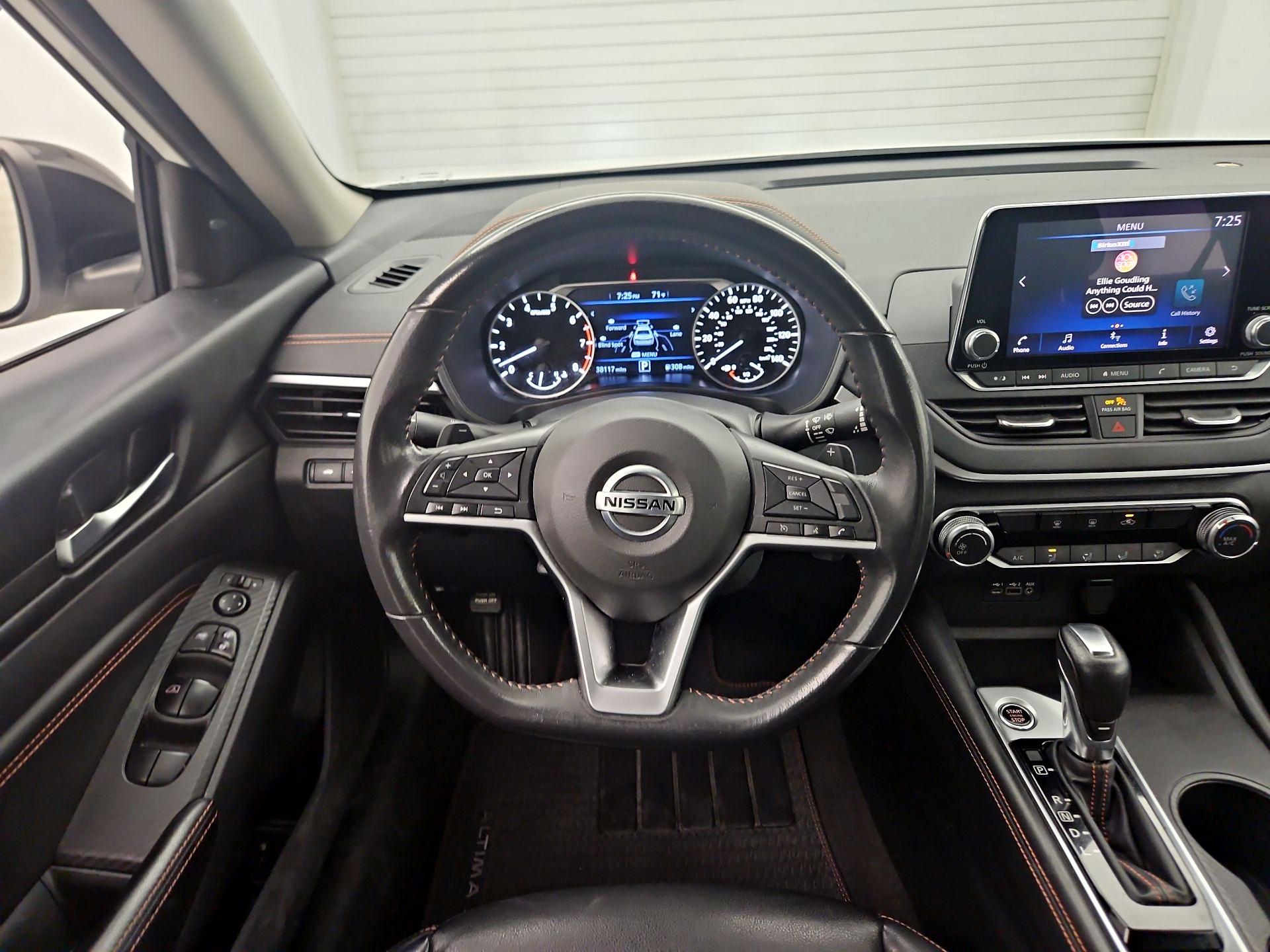 Thumbnail: 2022 Nissan Altima - 10