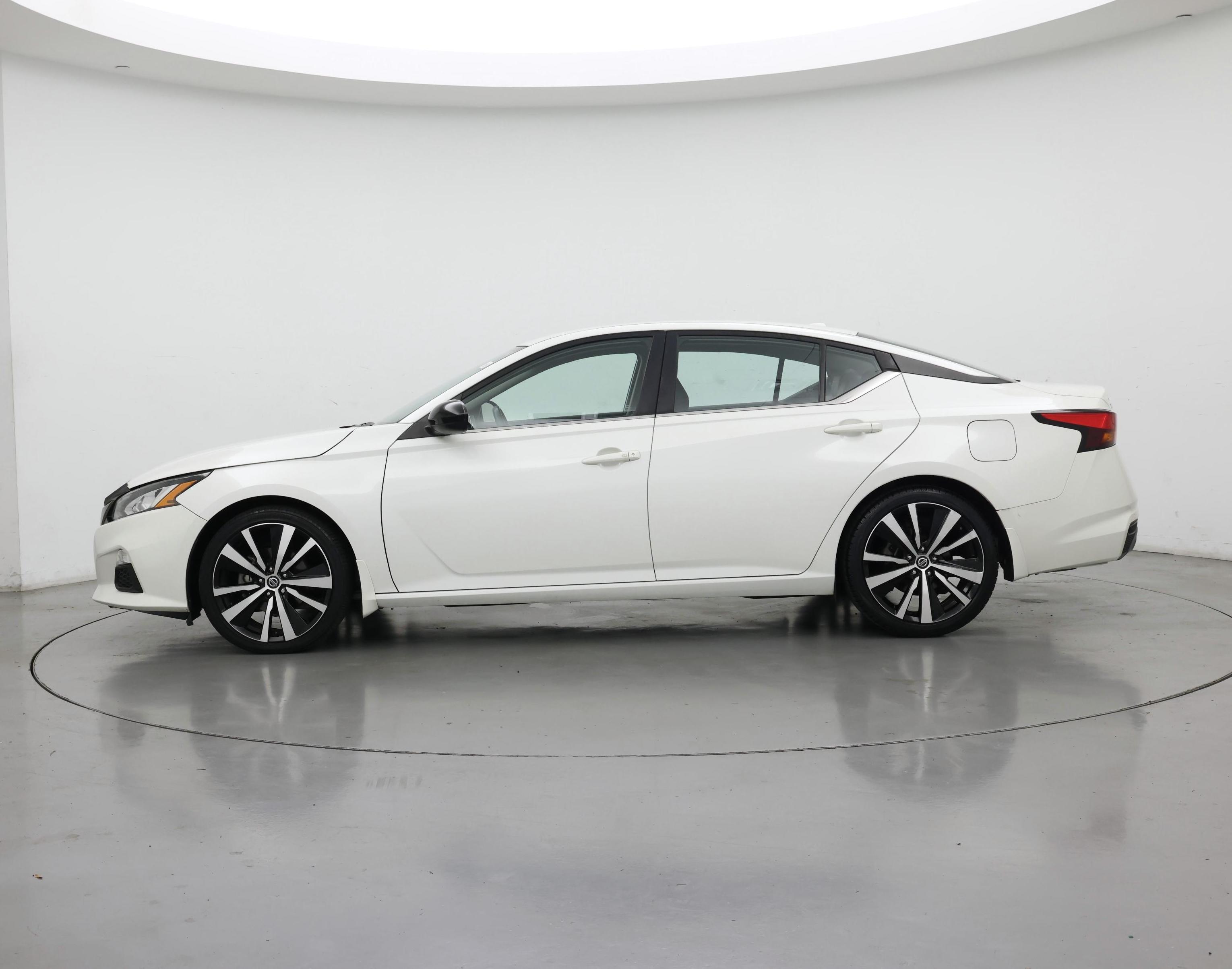 Thumbnail: 2022 Nissan Altima - 3