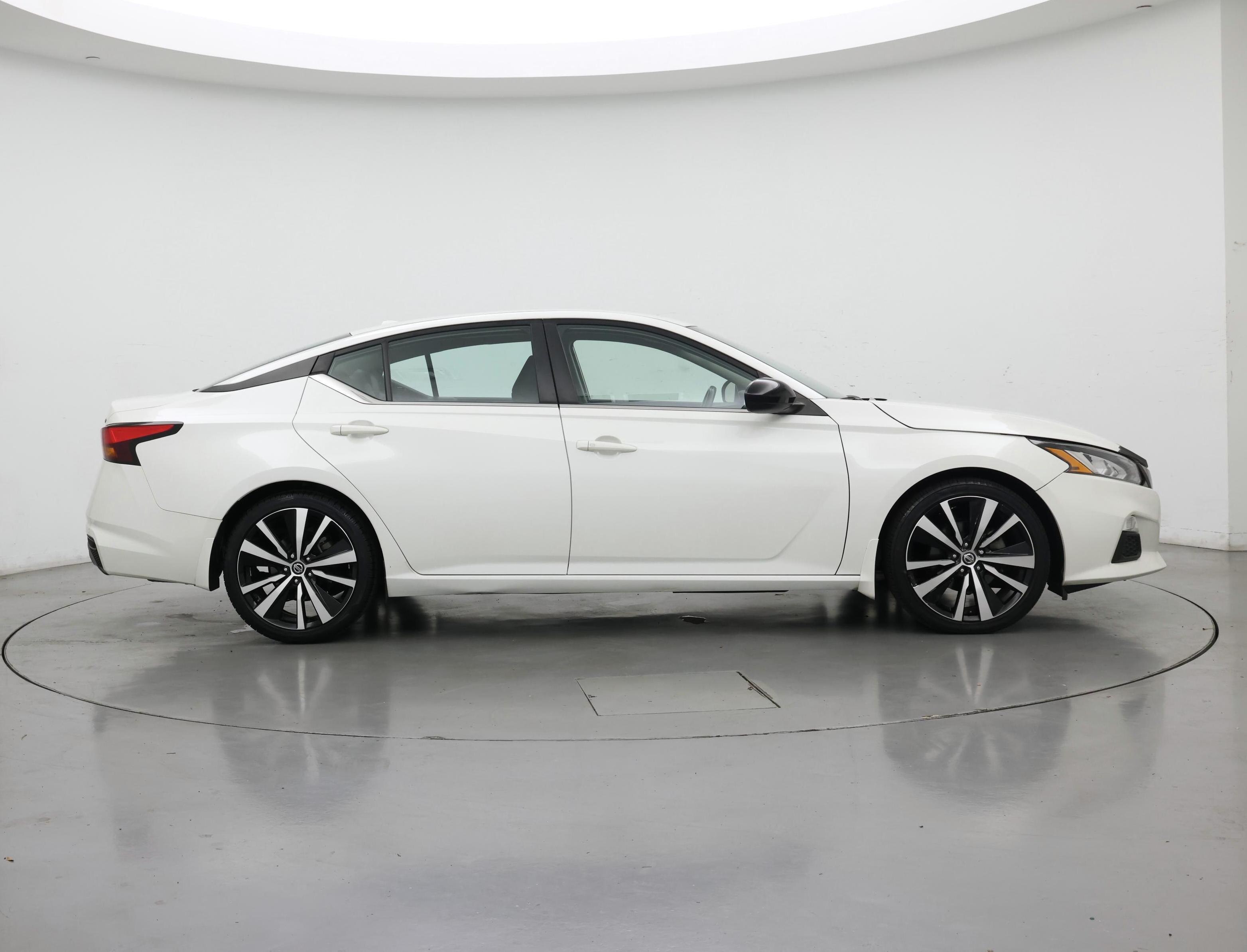 Thumbnail: 2022 Nissan Altima - 7