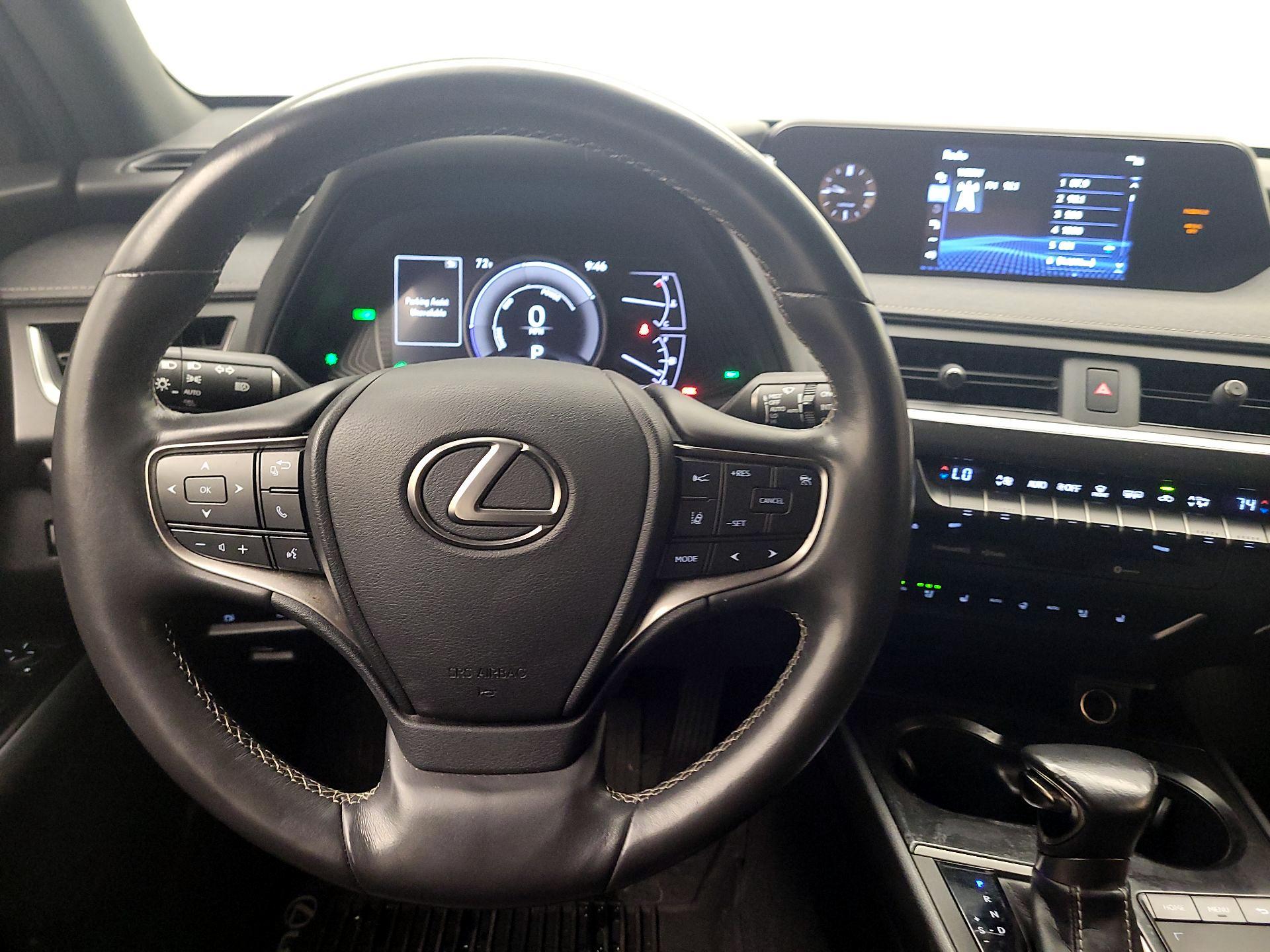 Thumbnail: 2019 Lexus UX - 10