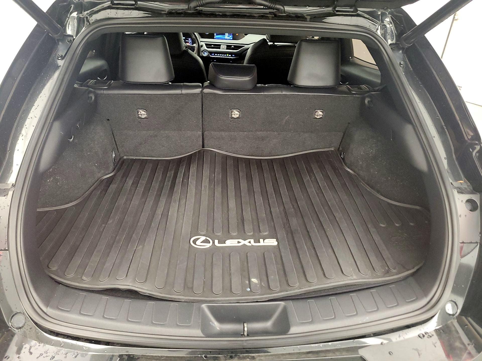 Thumbnail: 2019 Lexus UX - 16