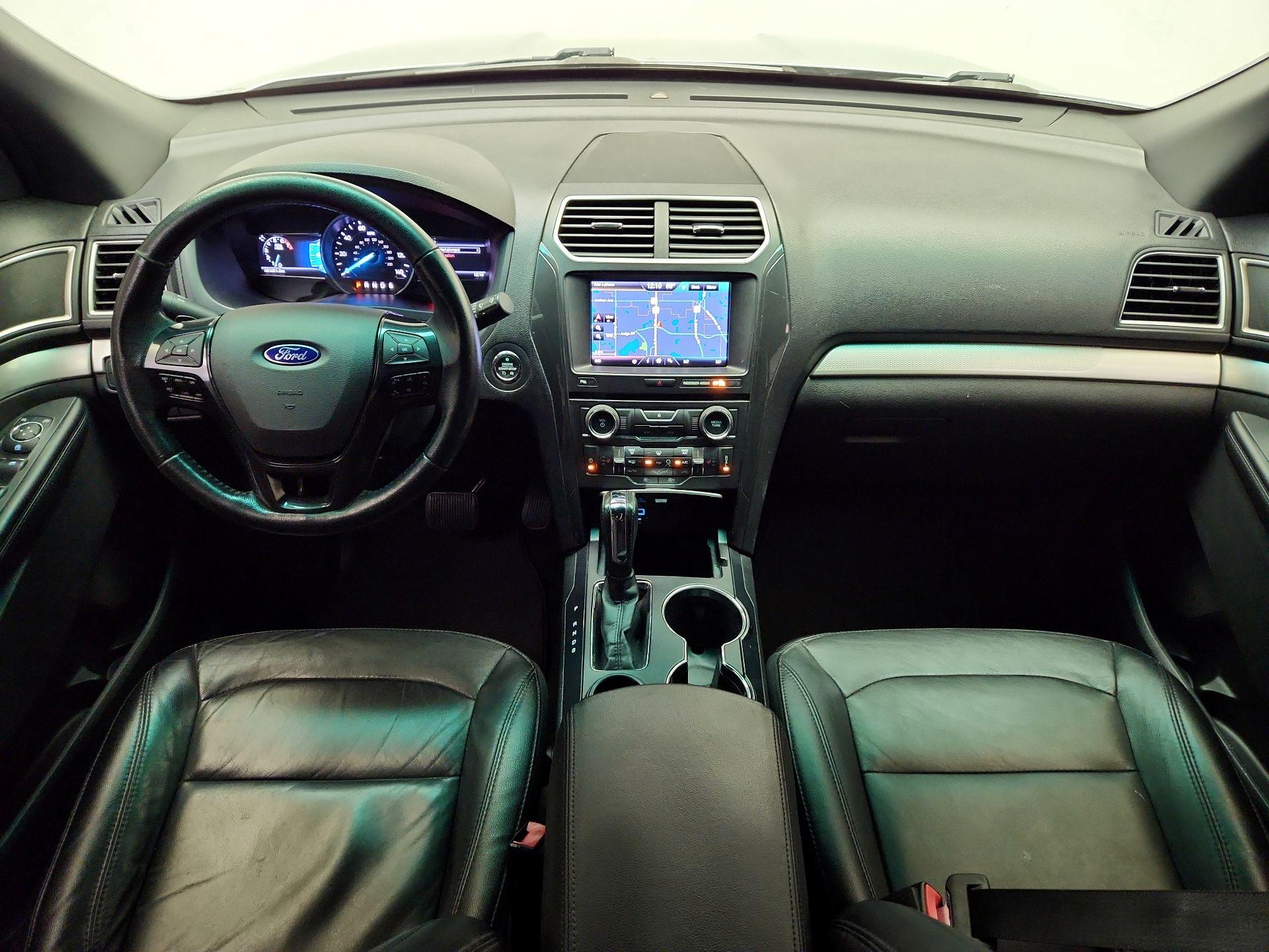Thumbnail: 2016 Ford Explorer - 9