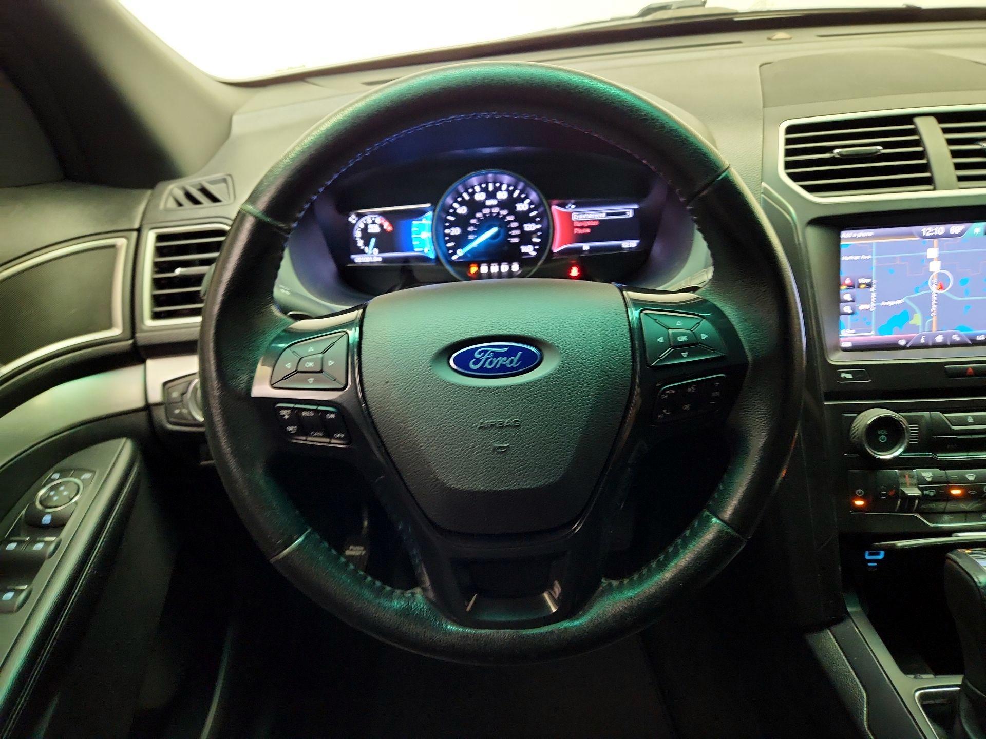 Thumbnail: 2016 Ford Explorer - 10