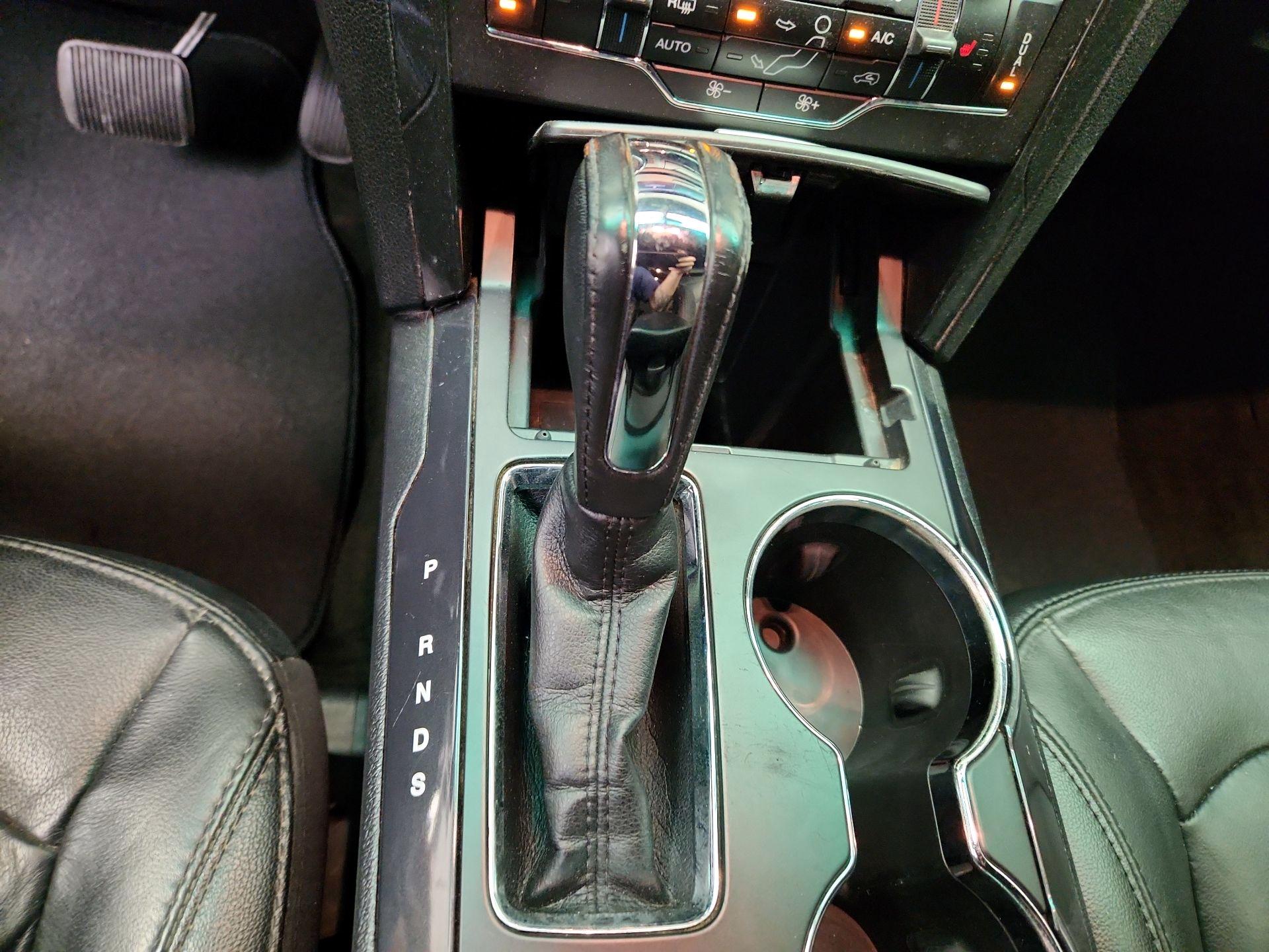 Thumbnail: 2016 Ford Explorer - 18