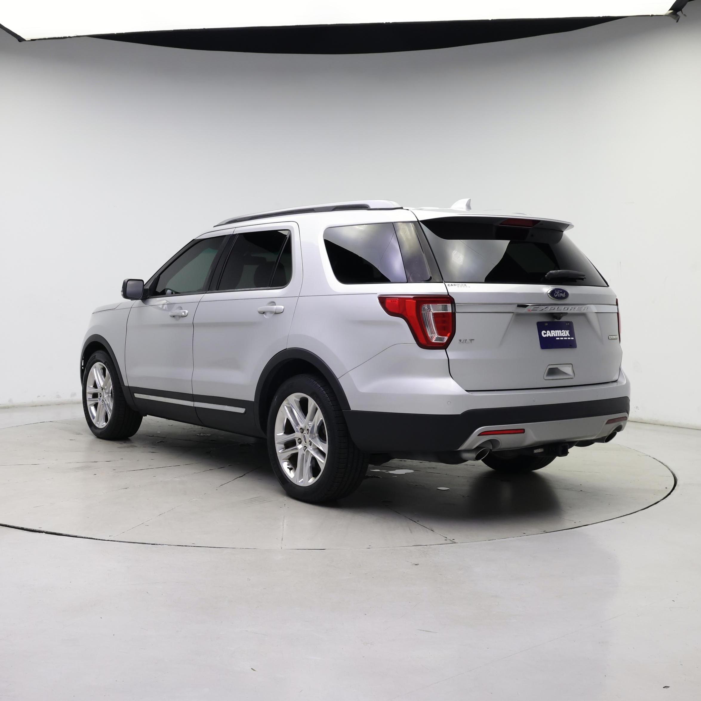 Thumbnail: 2016 Ford Explorer - 2