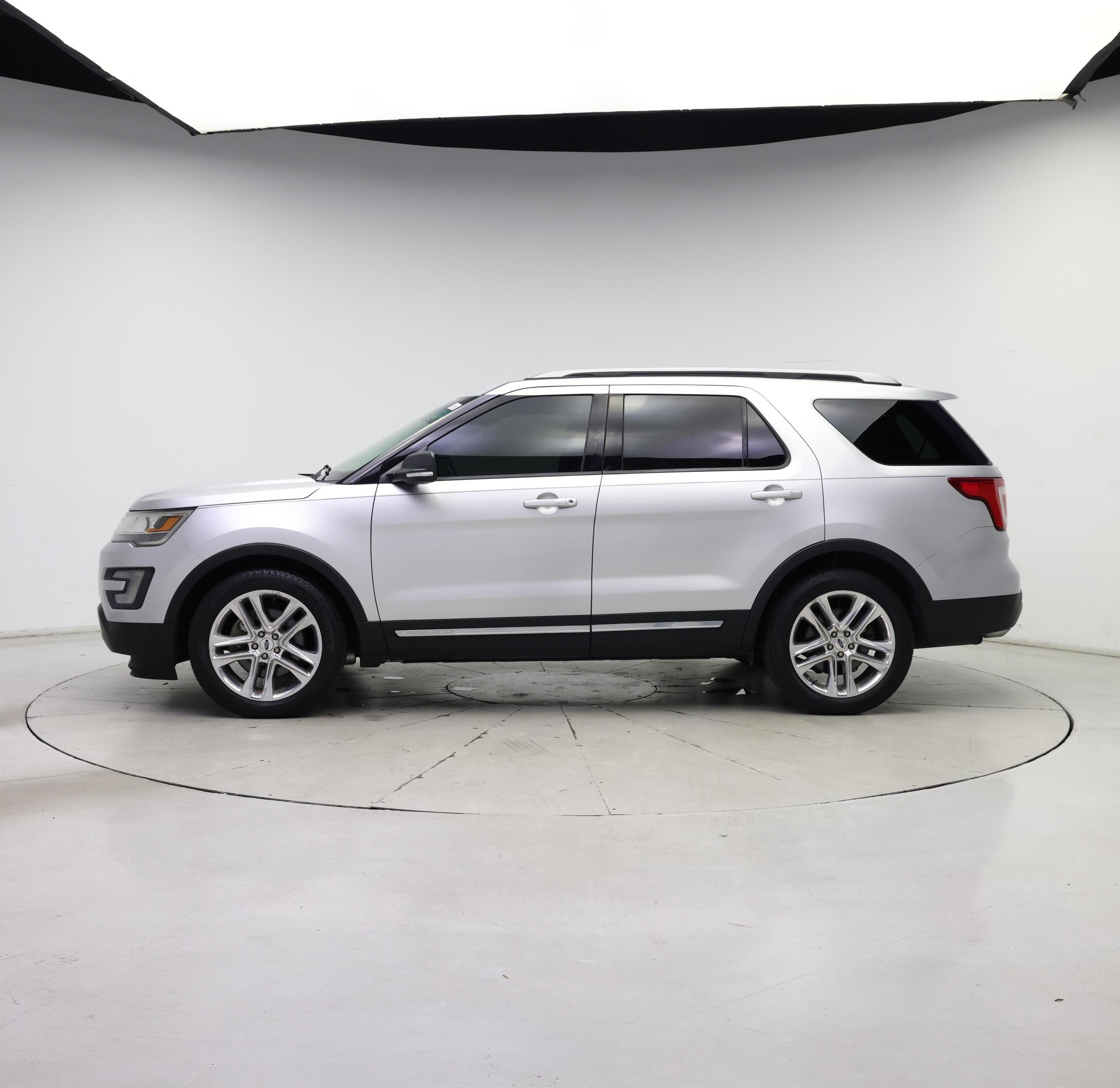 Thumbnail: 2016 Ford Explorer - 3