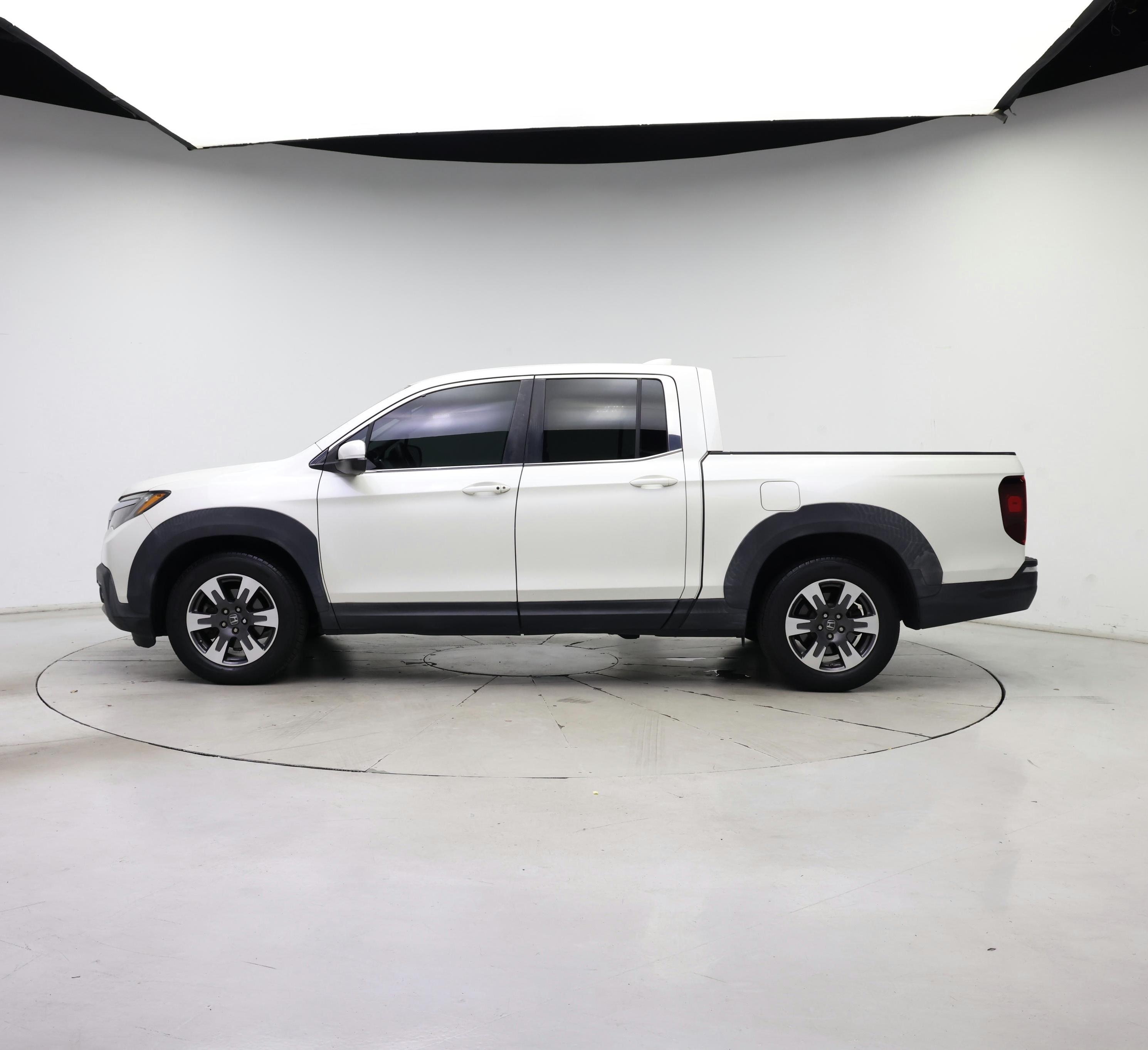 Thumbnail: 2017 Honda Ridgeline - 3