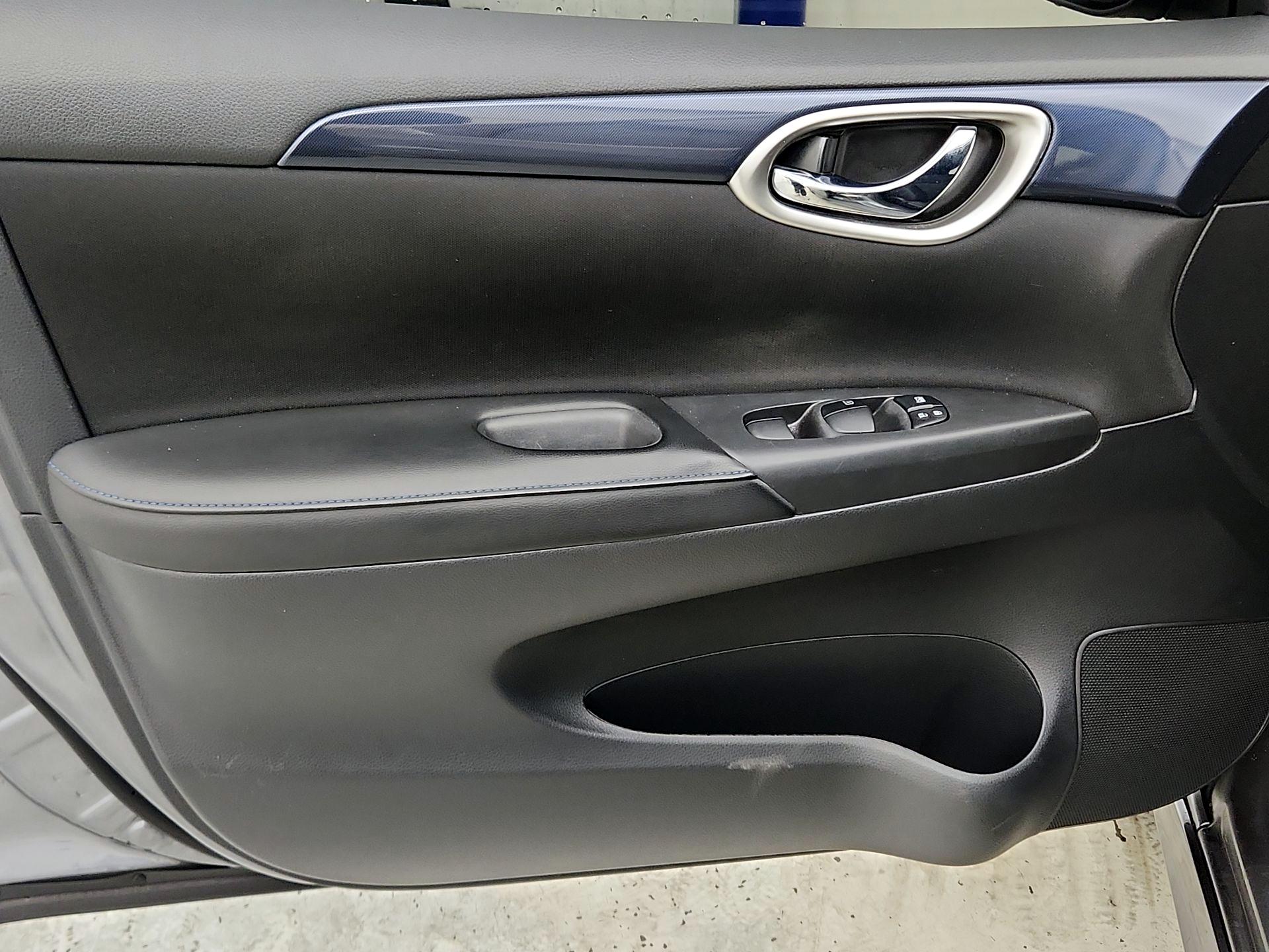 Thumbnail: 2019 Nissan Sentra - 12