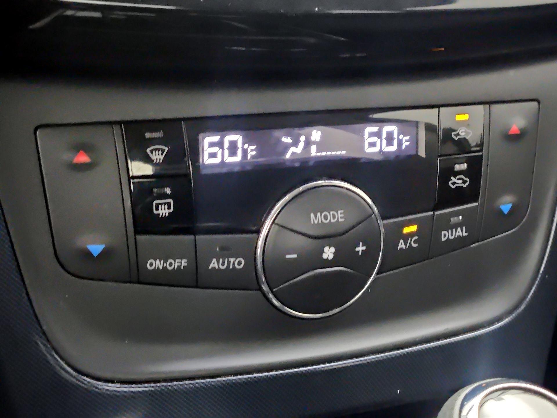 Thumbnail: 2019 Nissan Sentra - 16