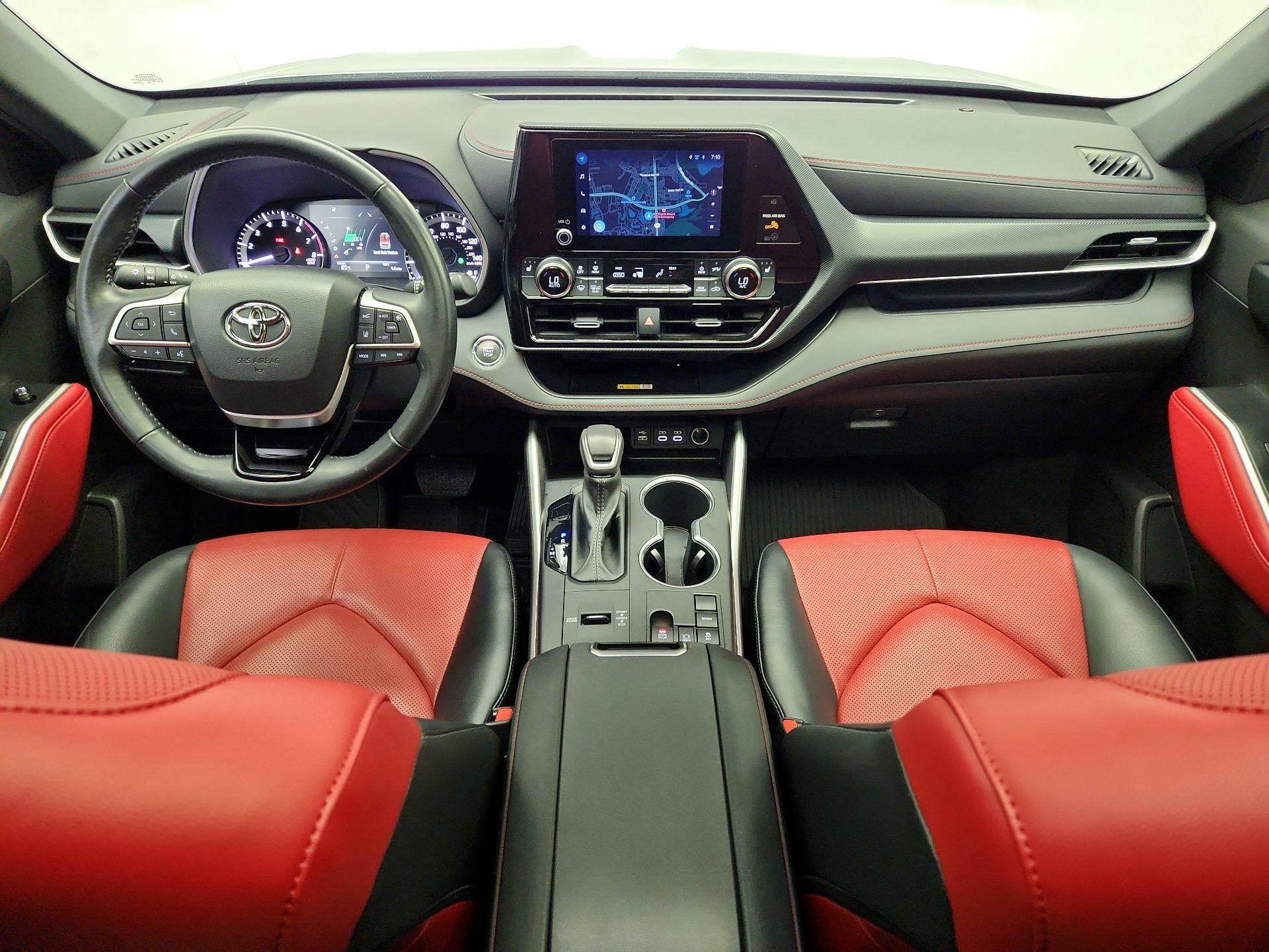 Thumbnail: 2023 Toyota Highlander - 9