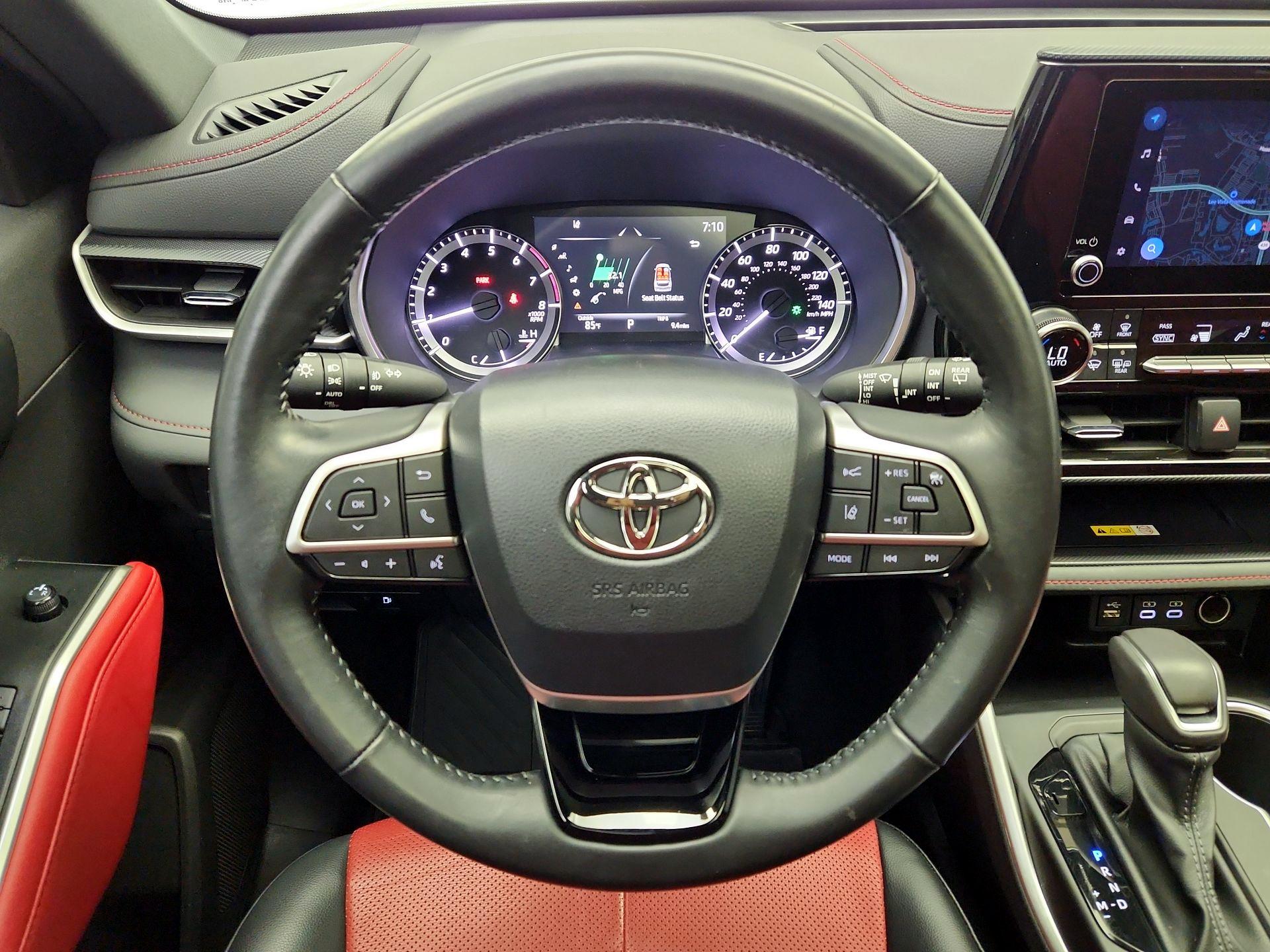 Thumbnail: 2023 Toyota Highlander - 10