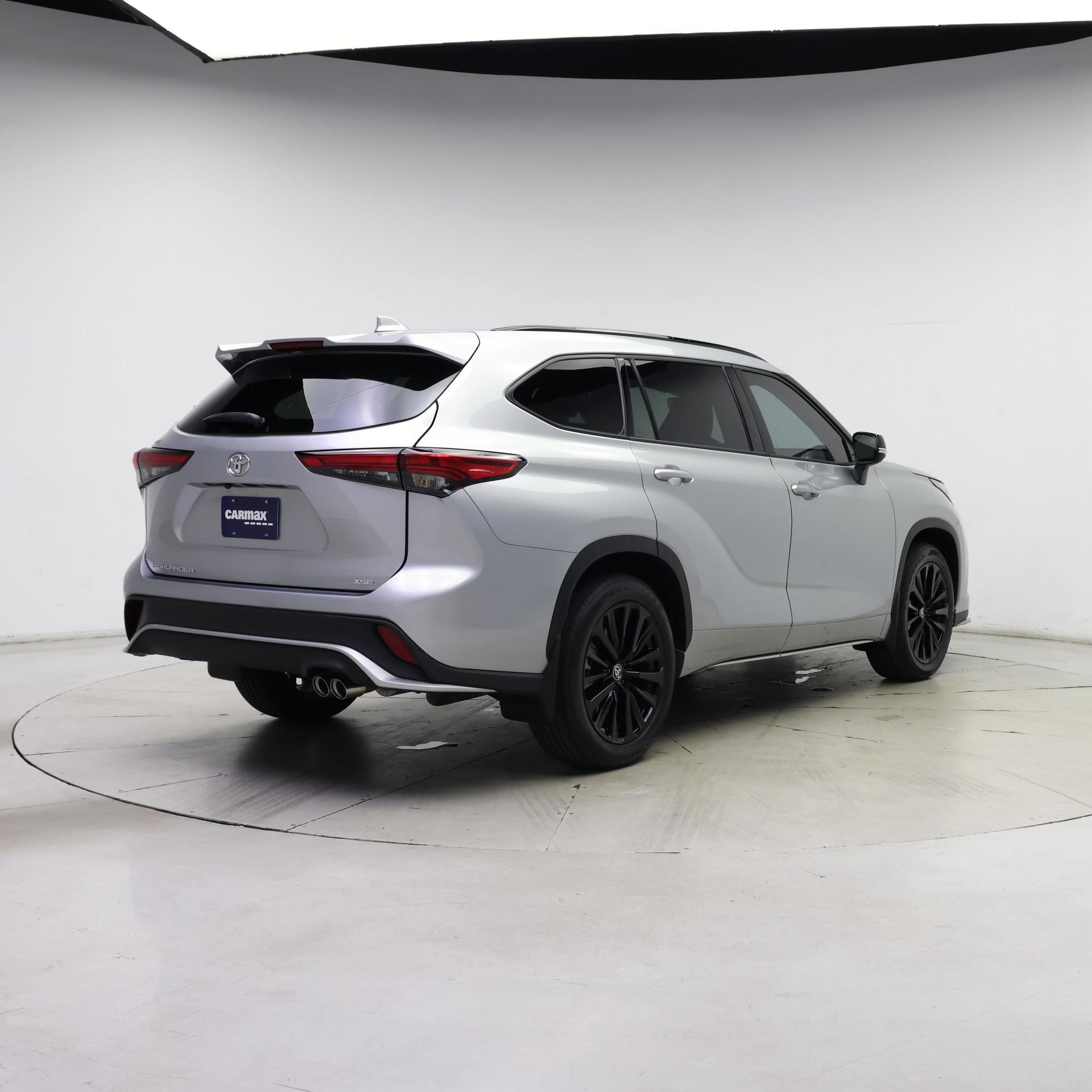Thumbnail: 2023 Toyota Highlander - 8