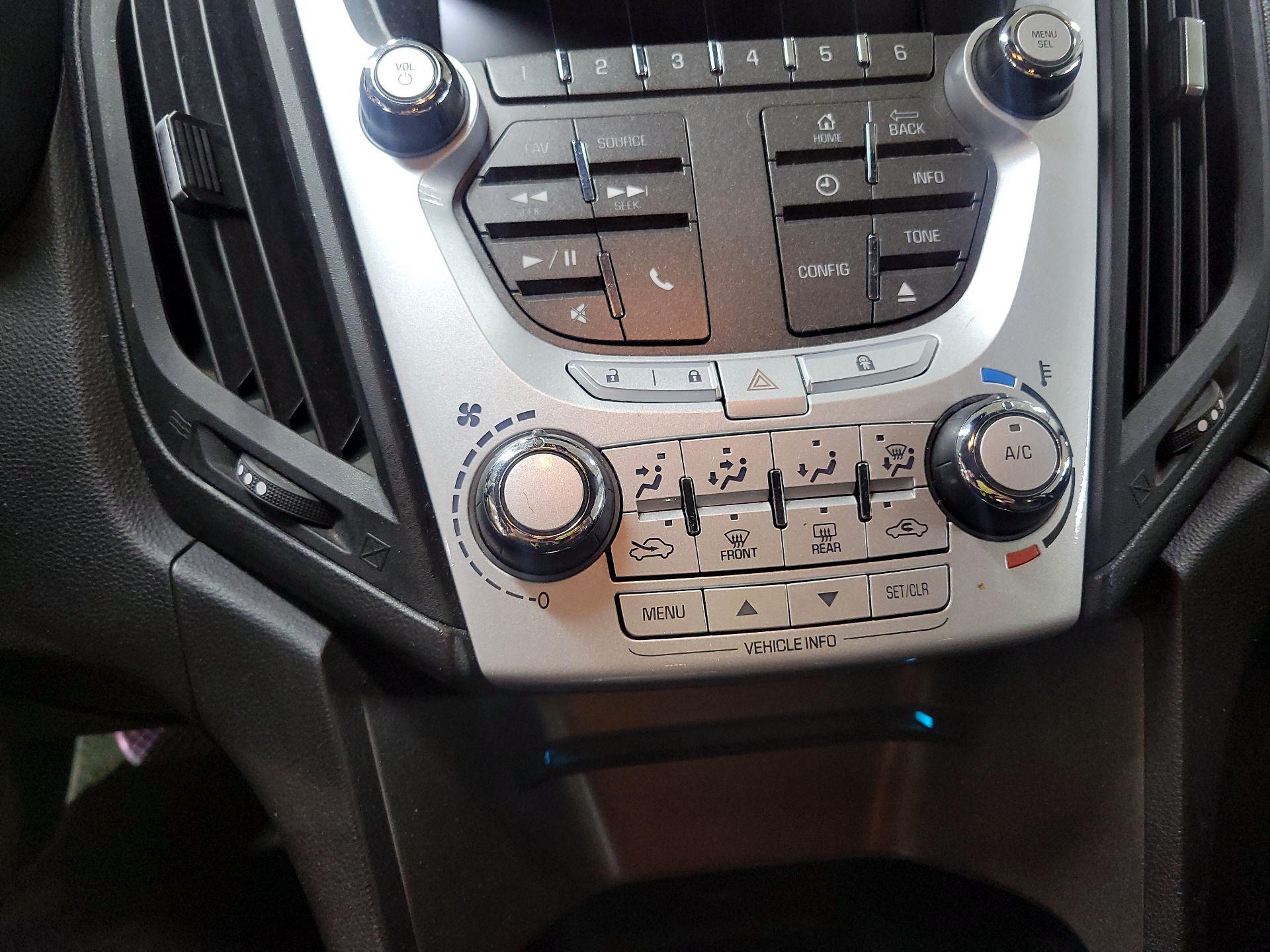 Thumbnail: 2015 Chevrolet Equinox - 16