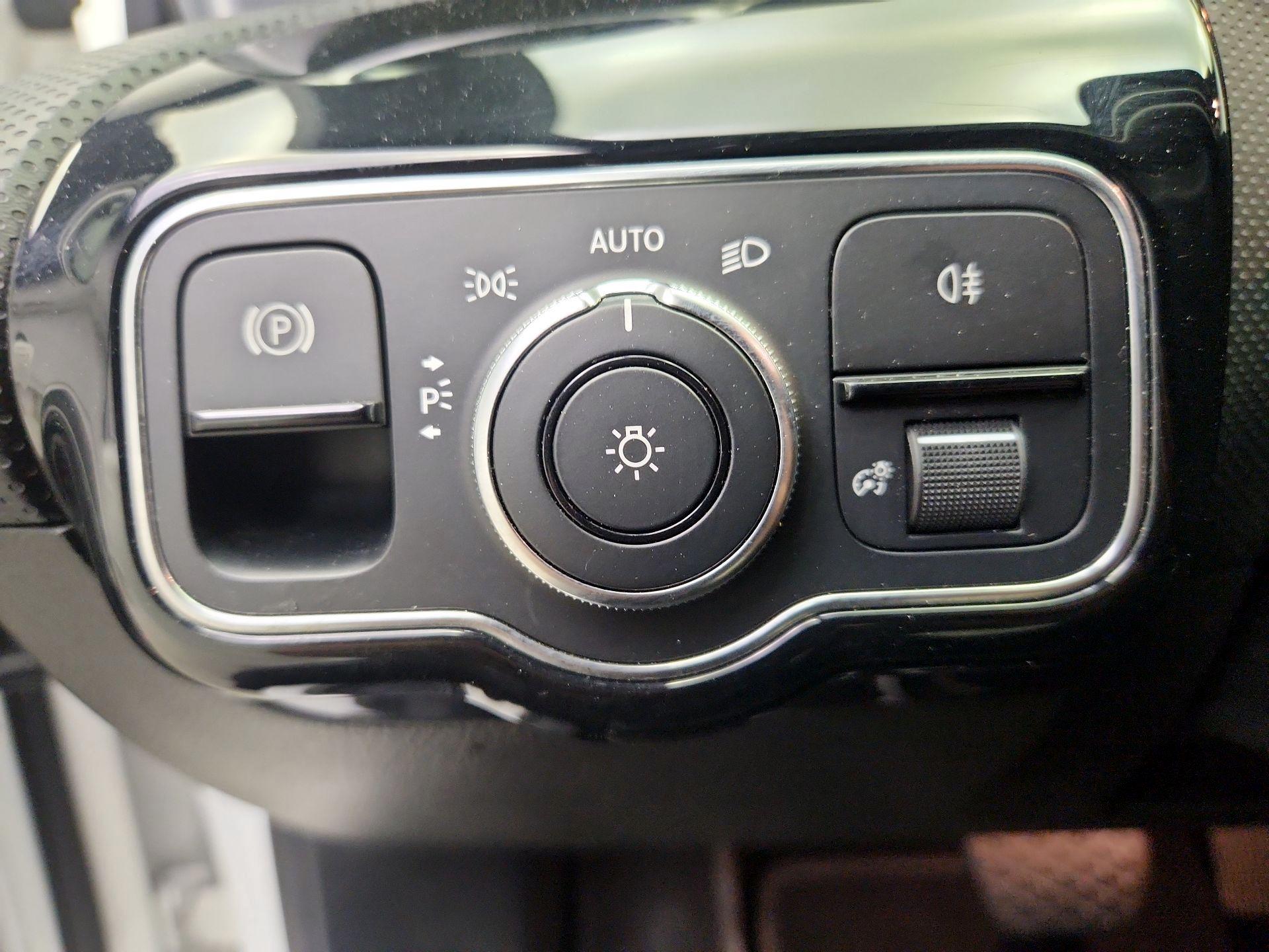 Thumbnail: 2019 Mercedes-Benz A-Class - 13