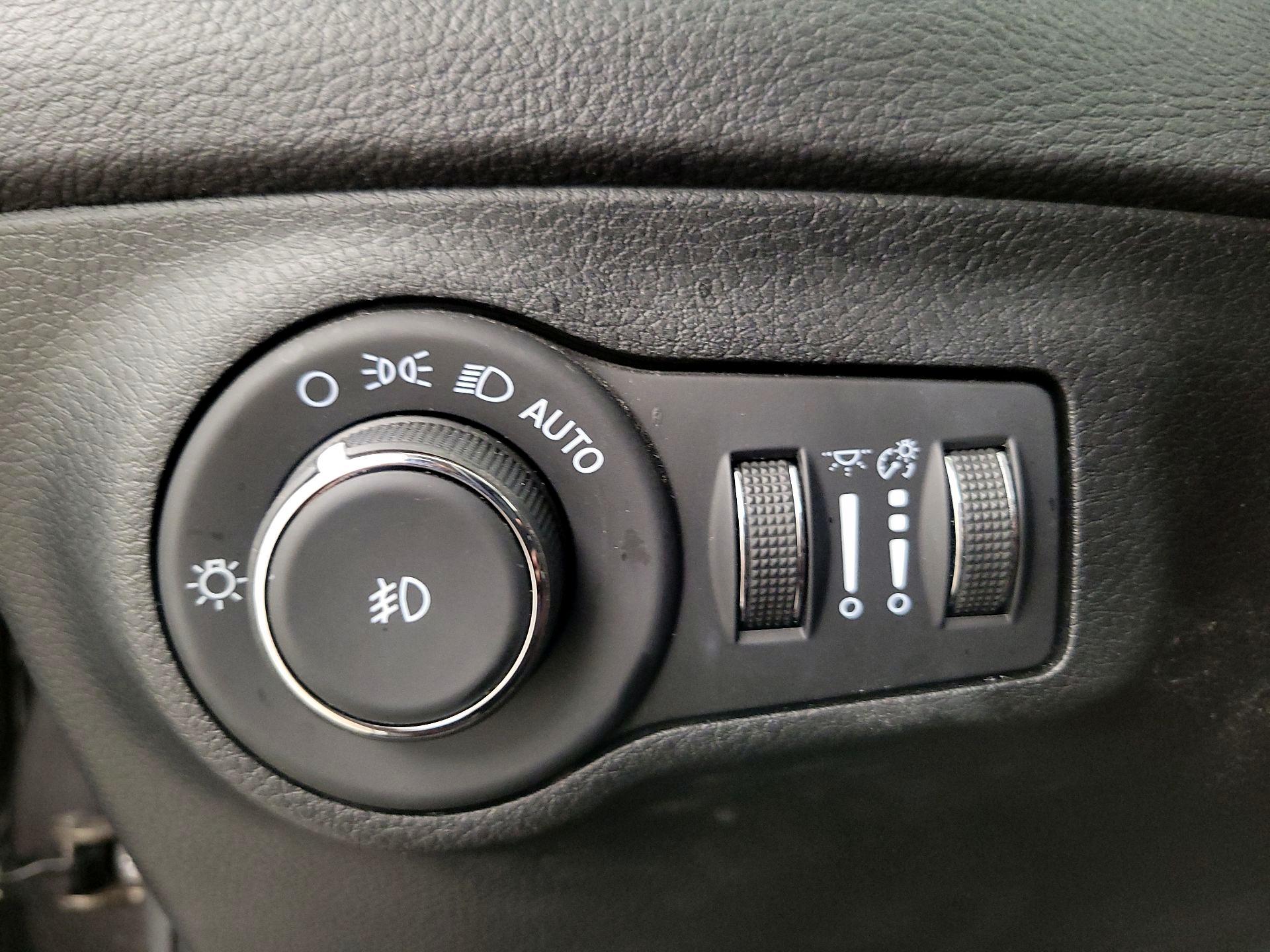 Thumbnail: 2021 Jeep Compass - 13