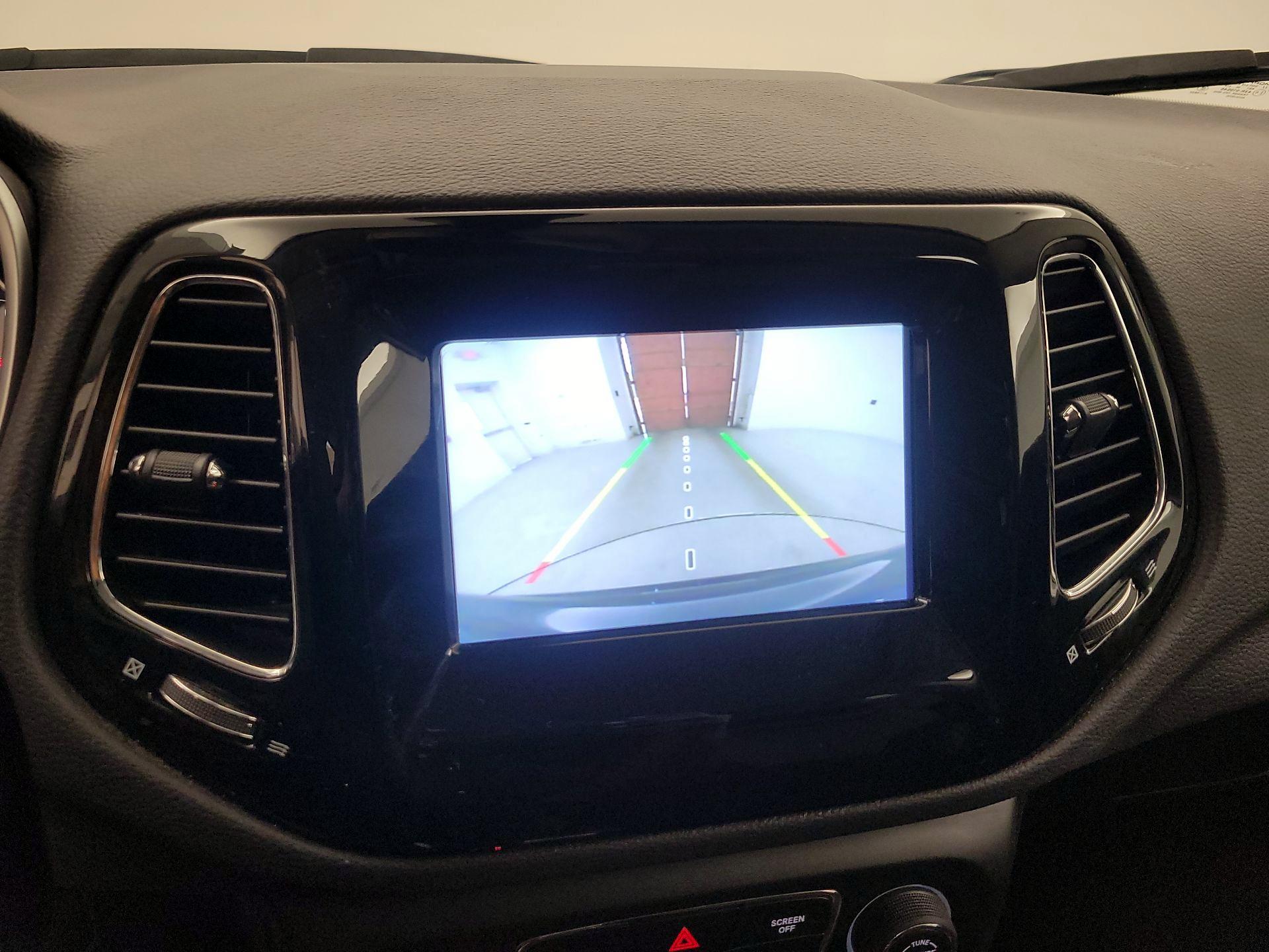 Thumbnail: 2021 Jeep Compass - 14