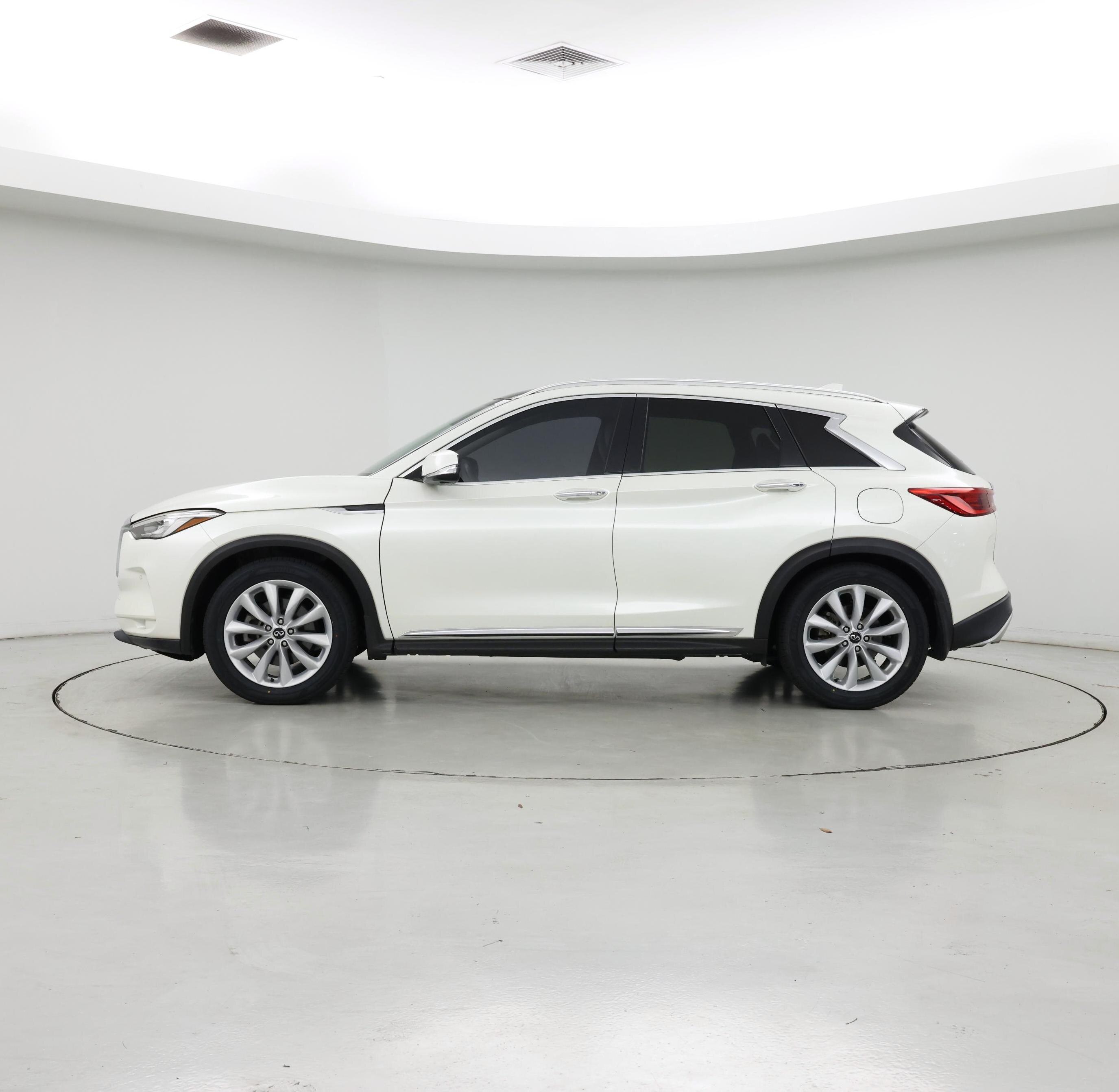 Thumbnail: 2019 INFINITI QX50 - 3