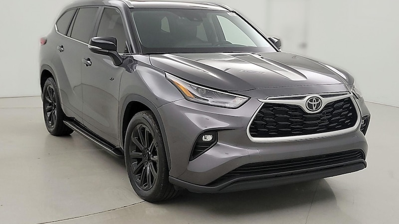 2023 Toyota Highlander XLE Hero Image