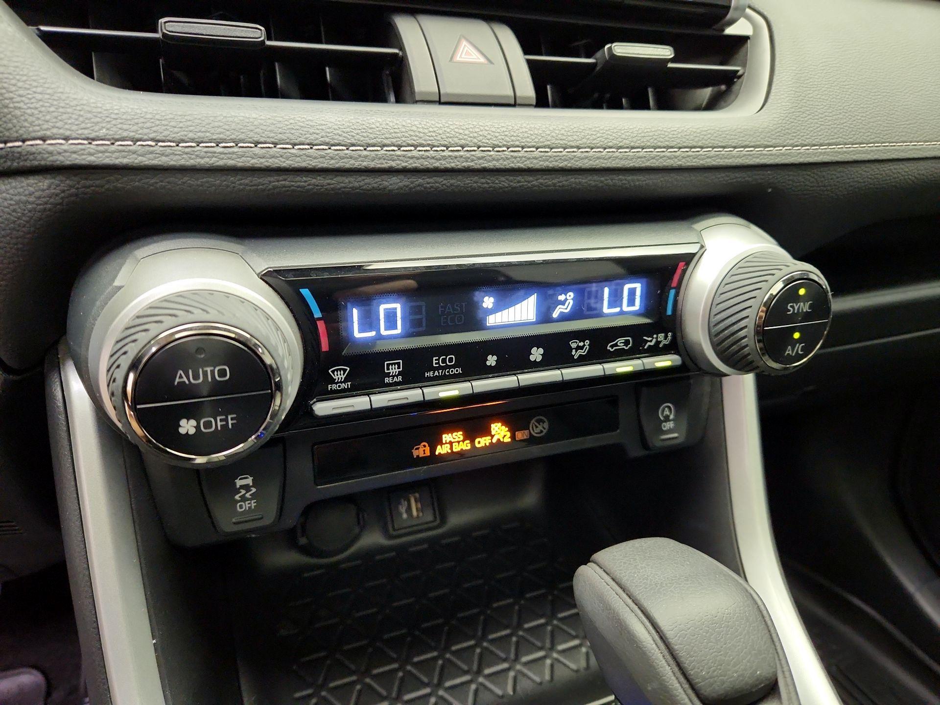 Thumbnail: 2023 Toyota RAV4 - 17