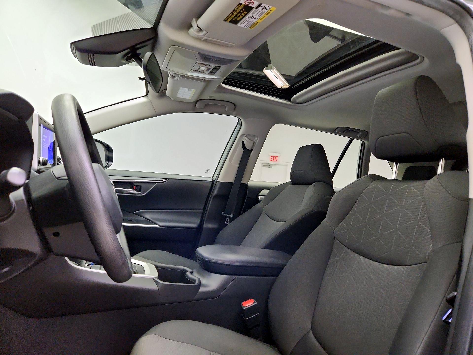 Thumbnail: 2023 Toyota RAV4 - 20
