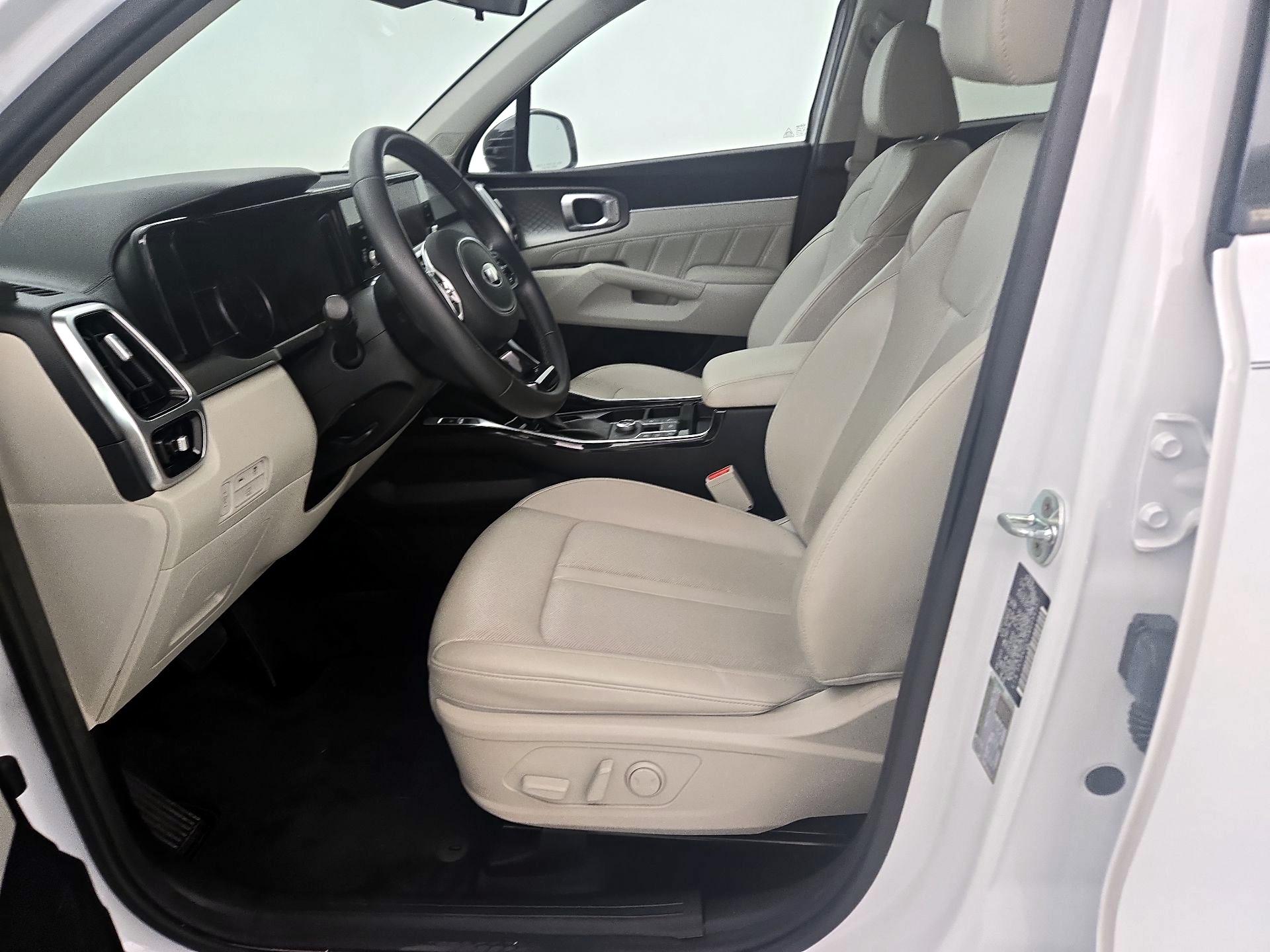 Thumbnail: 2021 Kia Sorento - 11