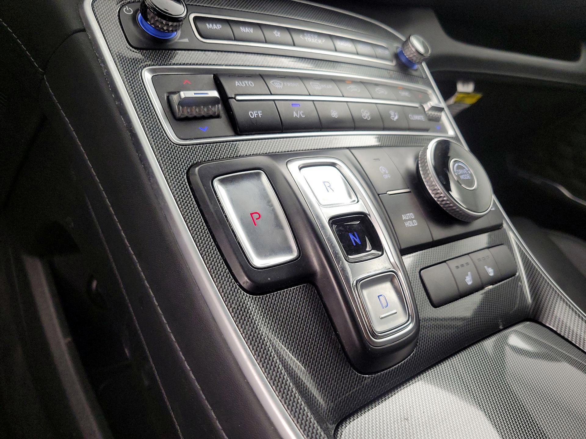 Thumbnail: 2022 Hyundai Santa Fe - 15