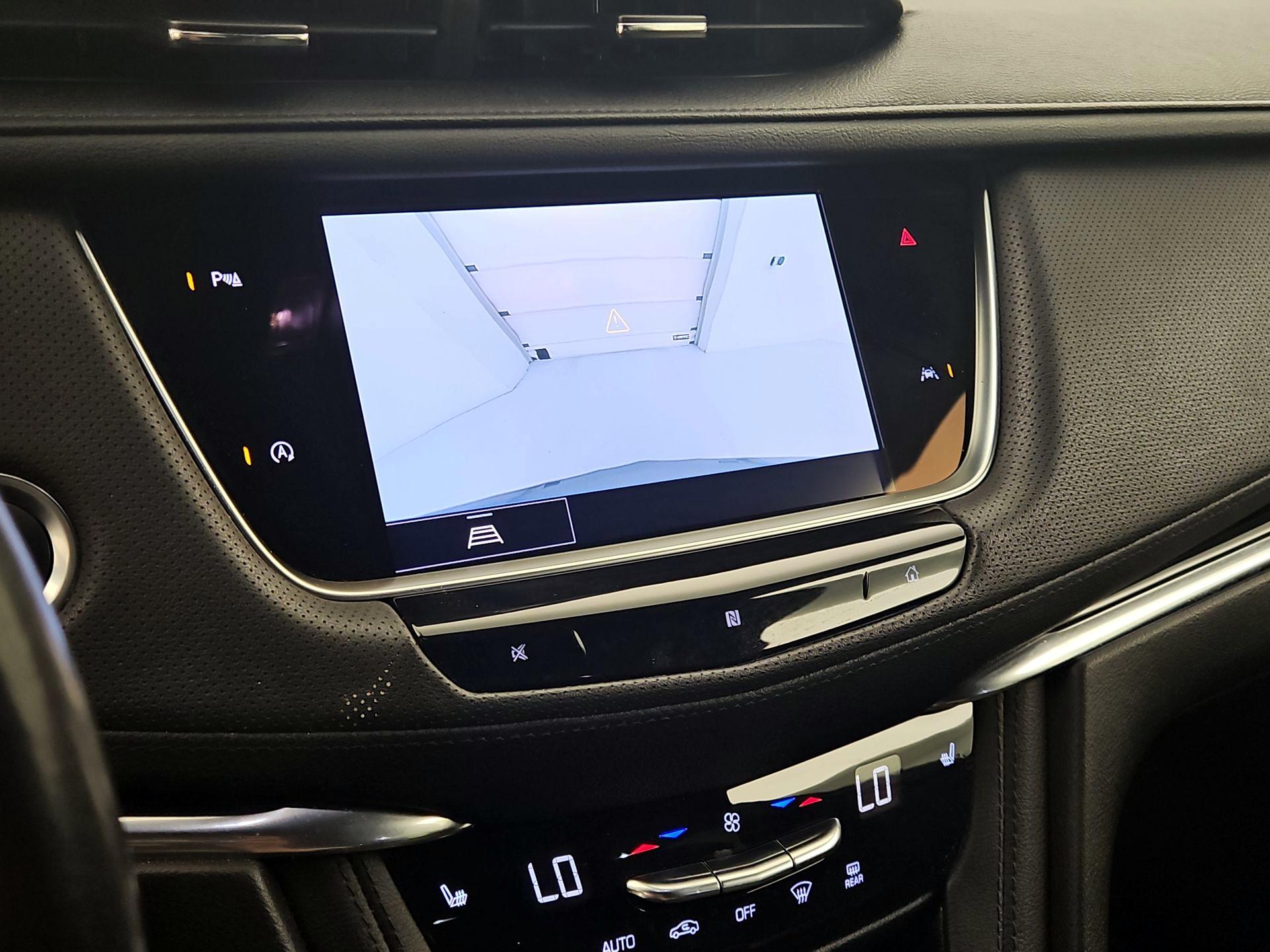 Thumbnail: 2021 Cadillac XT6 - 14