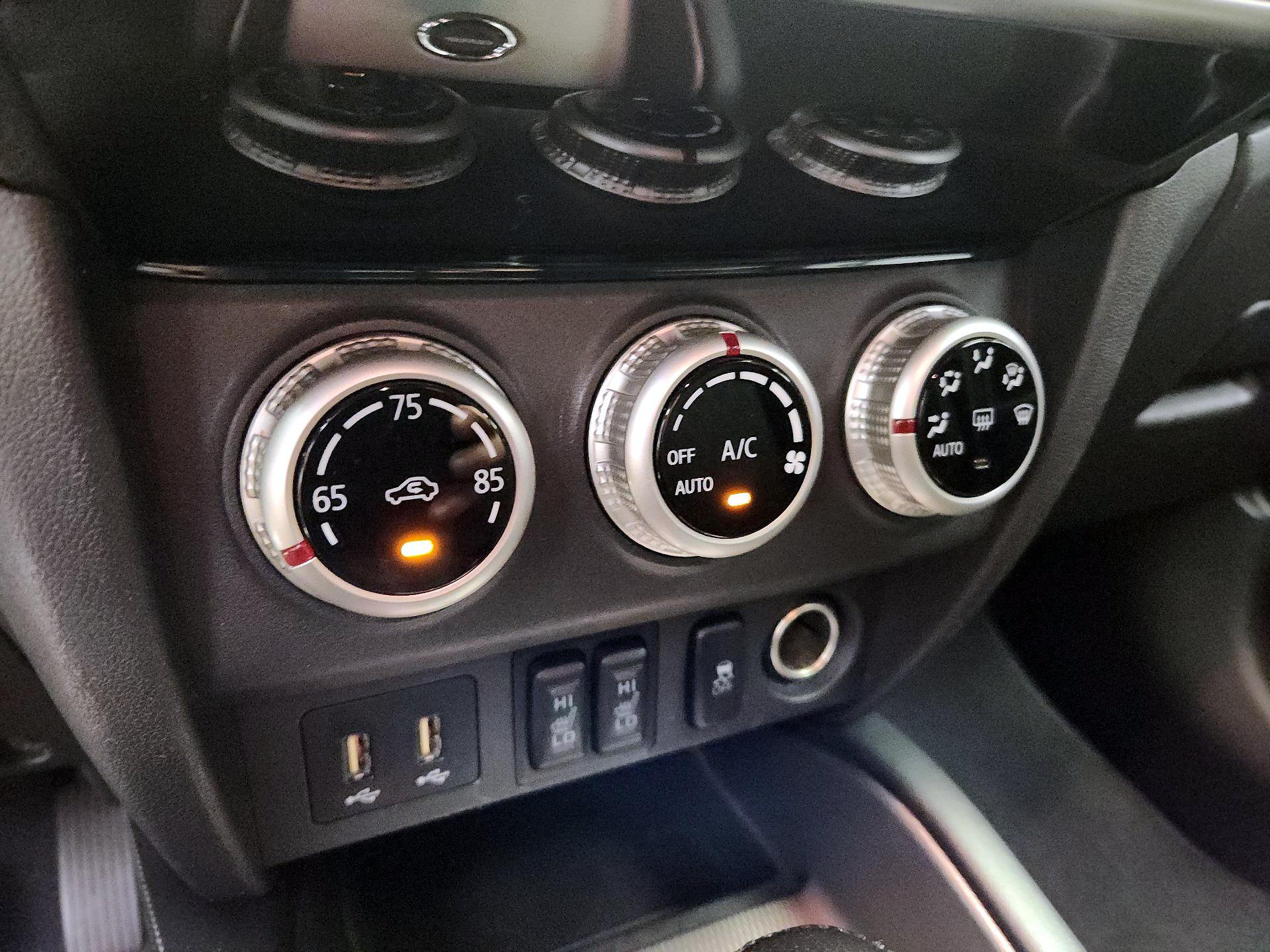 Thumbnail: 2020 Mitsubishi Outlander Sport - 16