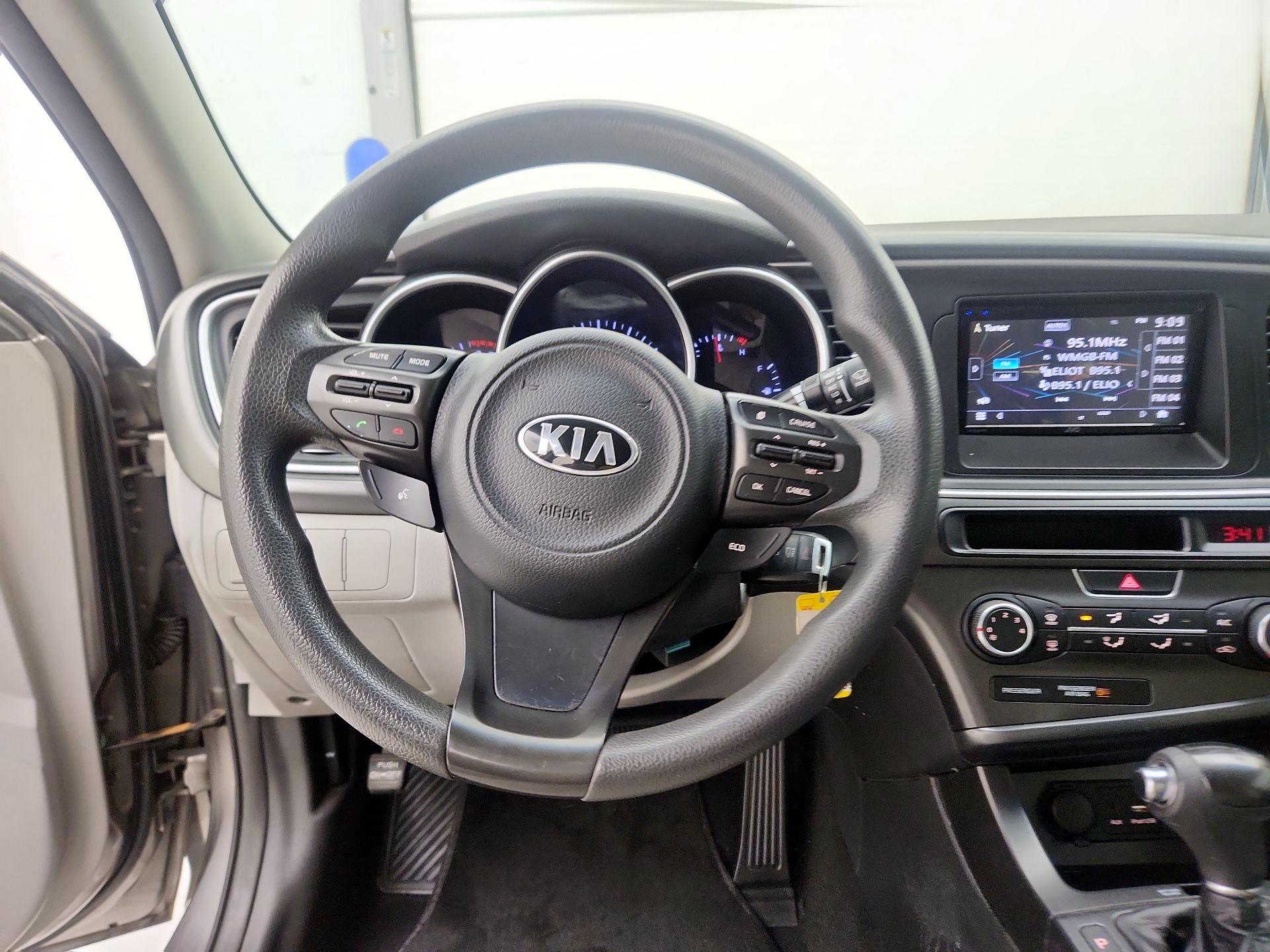 Thumbnail: 2015 Kia Optima - 10
