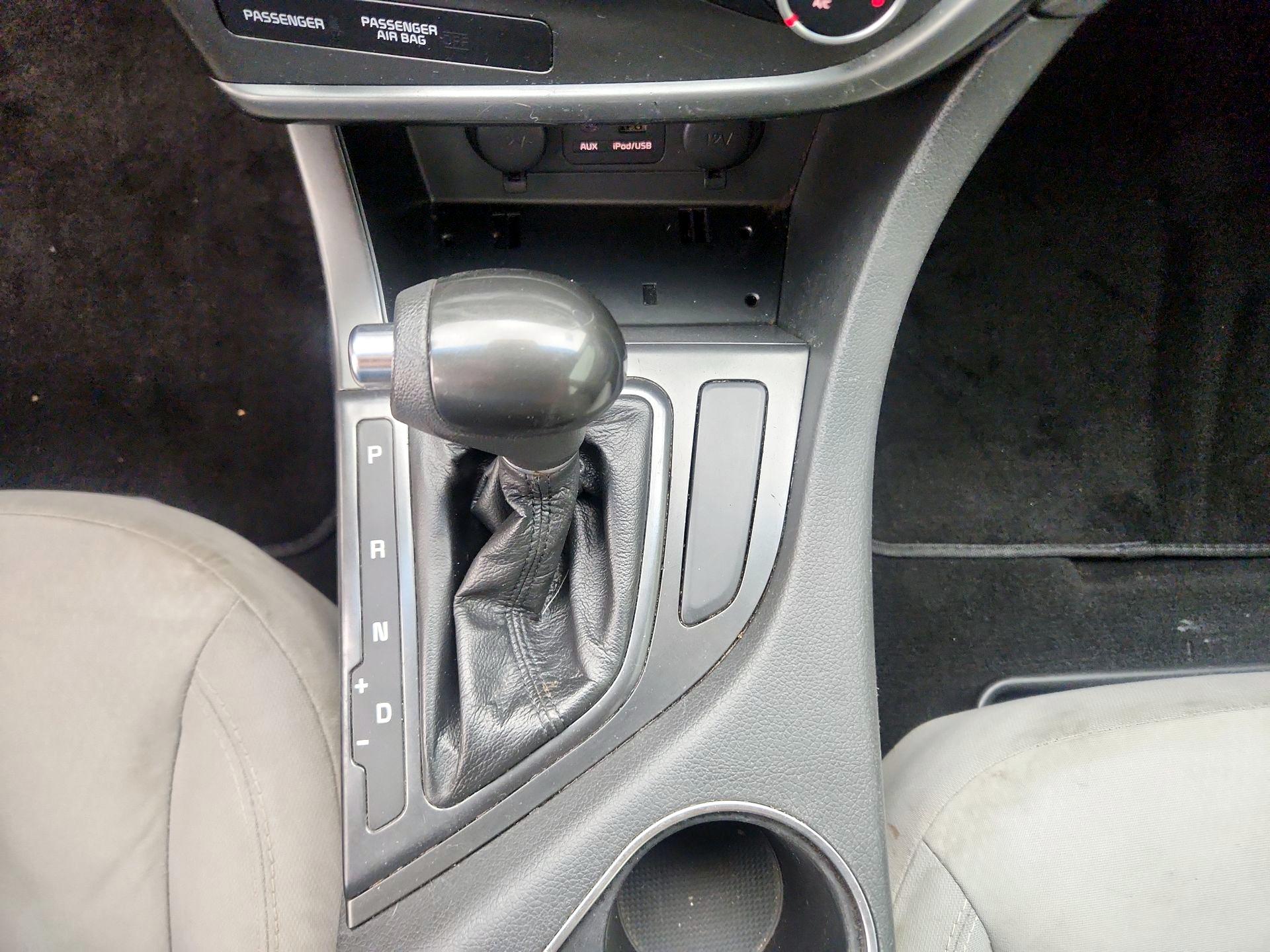 Thumbnail: 2015 Kia Optima - 17