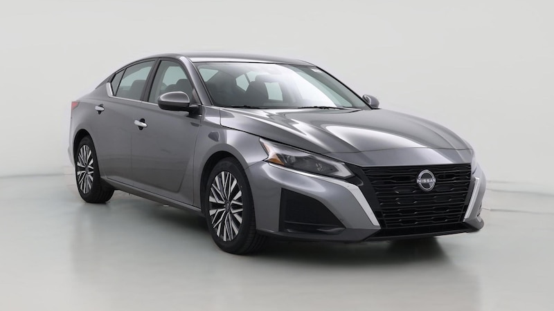 2023 Nissan Altima SV Hero Image