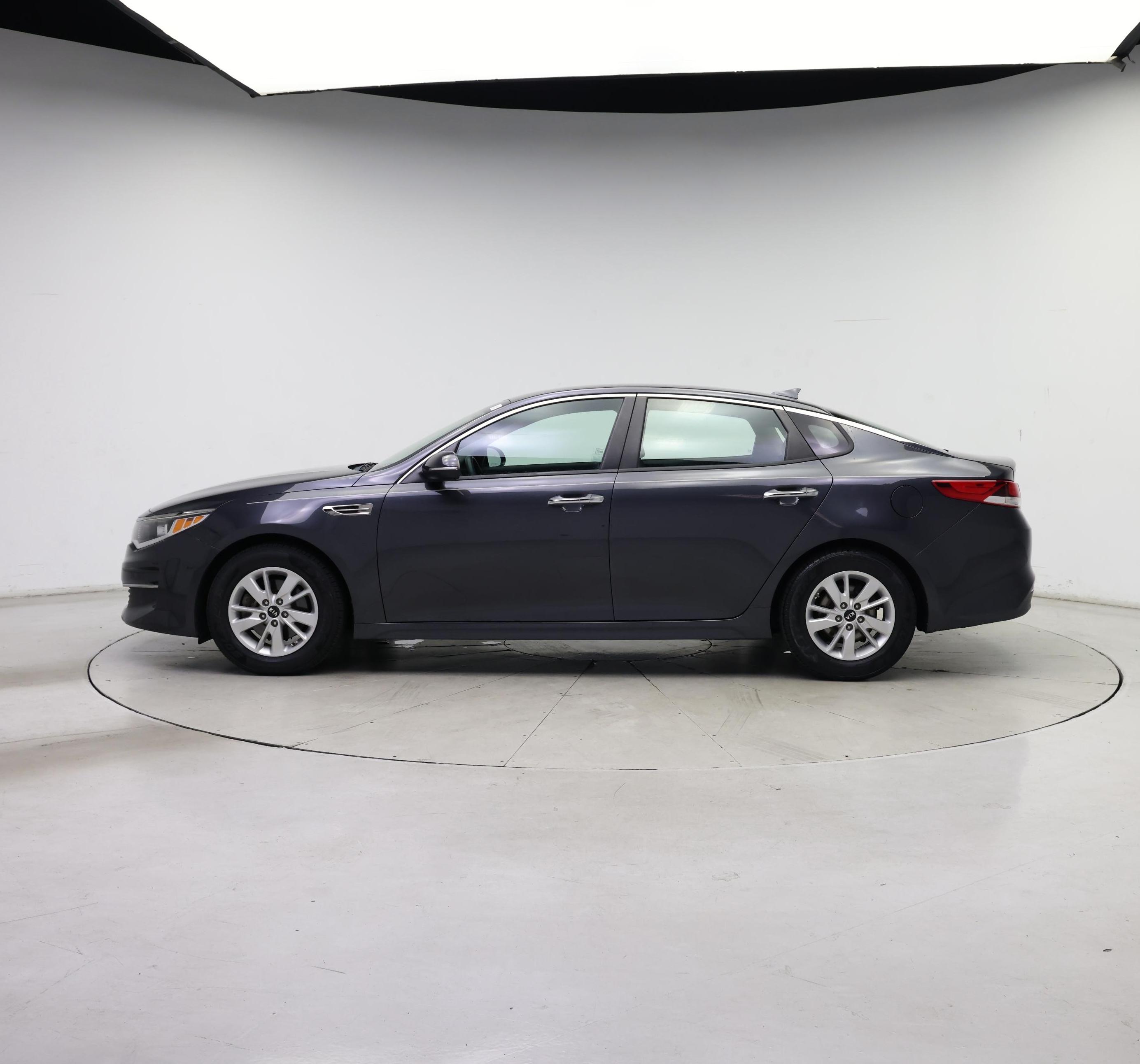 Thumbnail: 2017 Kia Optima - 3