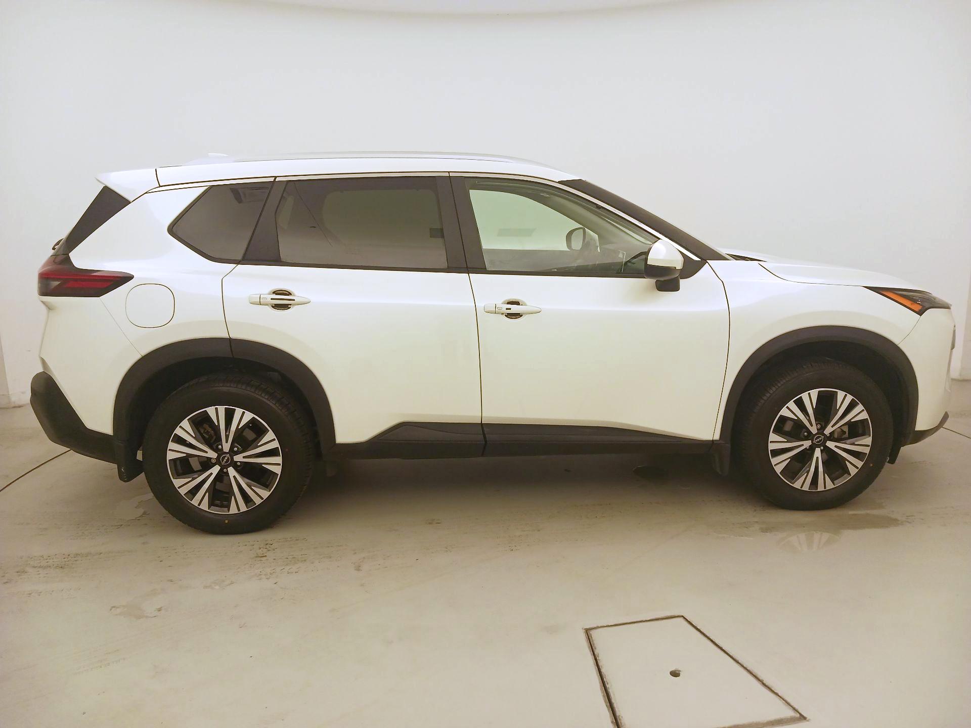 Thumbnail: 2022 Nissan Rogue - 4