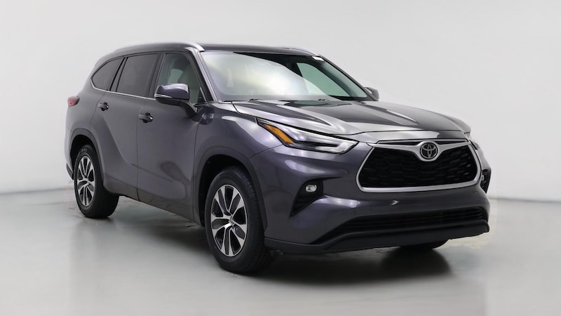 2022 Toyota Highlander XLE Hero Image