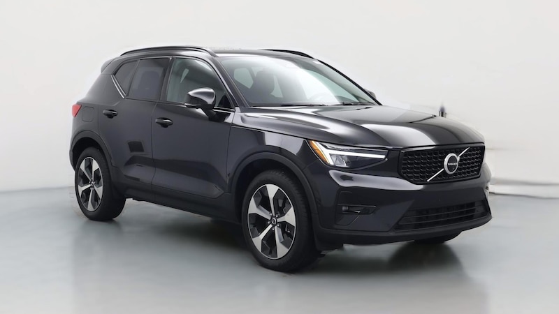 2023 Volvo XC40 B4 Ultimate Hero Image